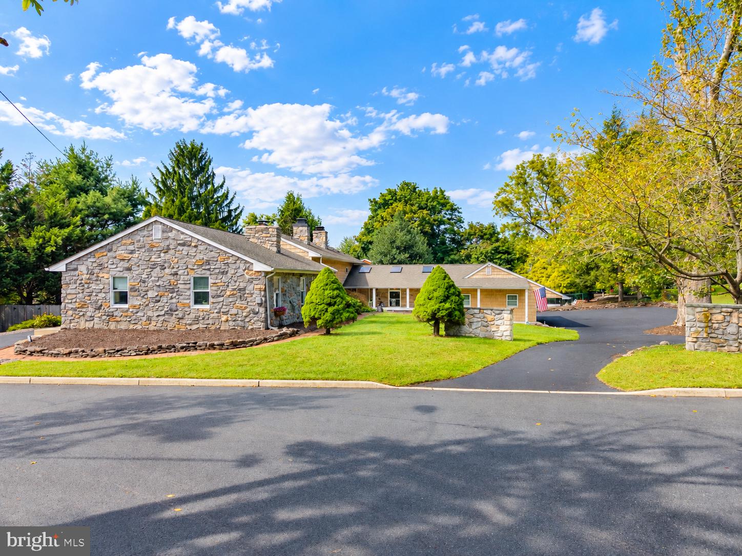 4 Lafayette Ave, Titusville, NJ 08560