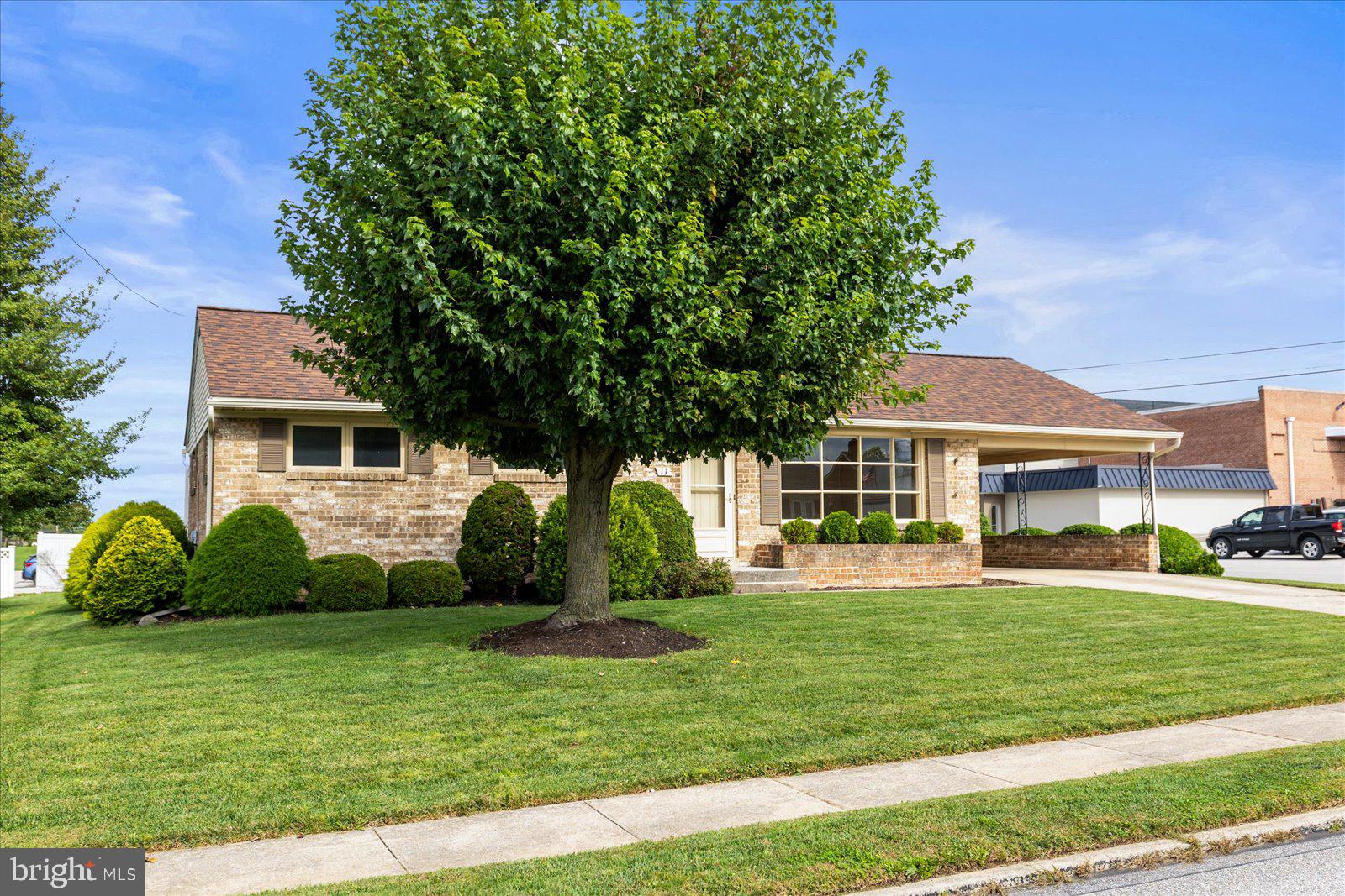 11 Kuhn Dr, Hanover, PA 17331 photo