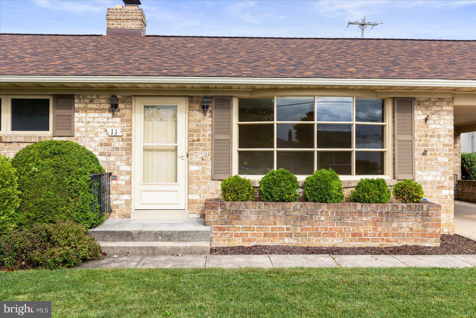11 Kuhn Dr, Hanover, PA 17331 photo