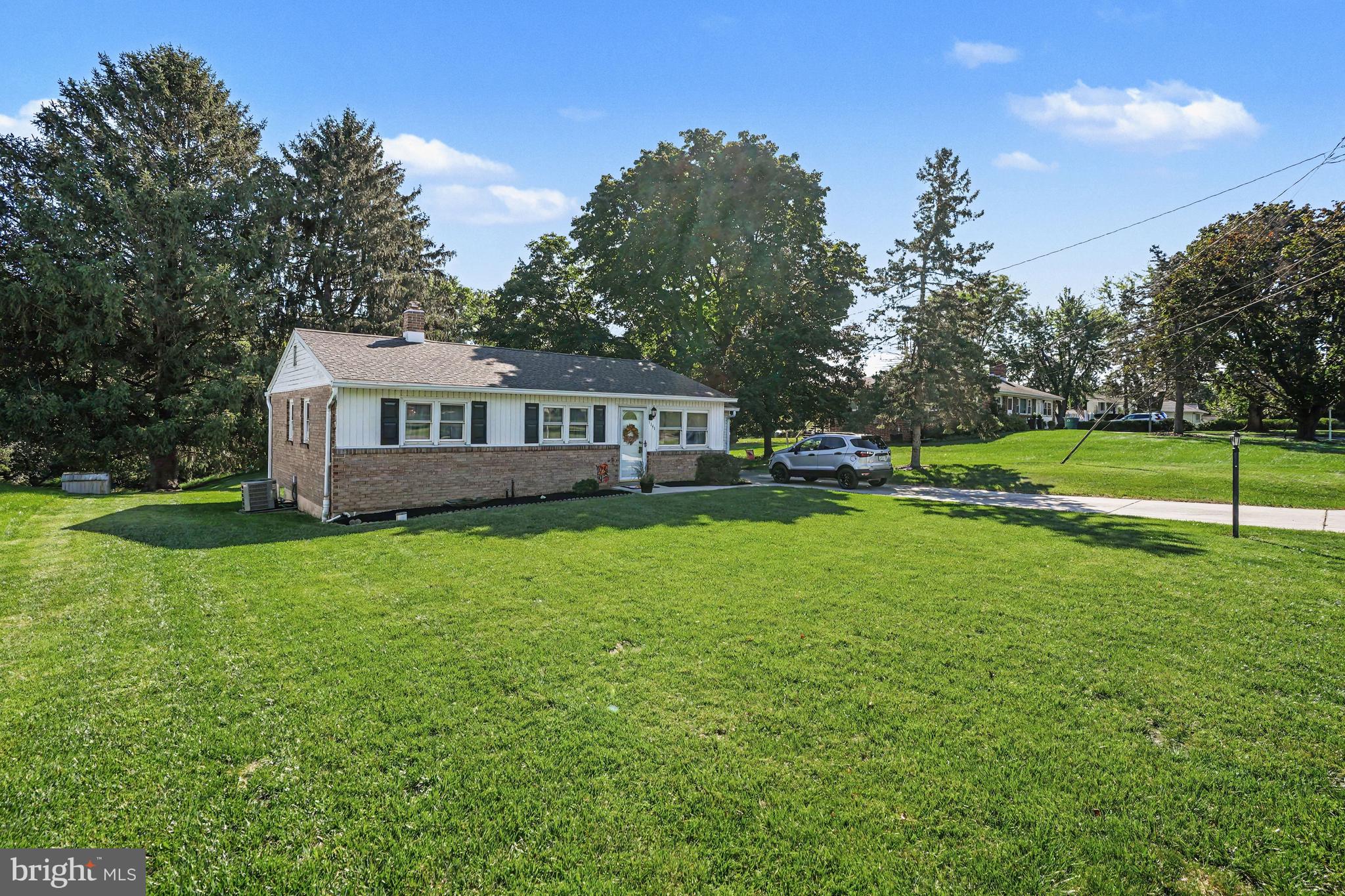 1141 Fairmont Dr, Harrisburg, PA 17112 photo