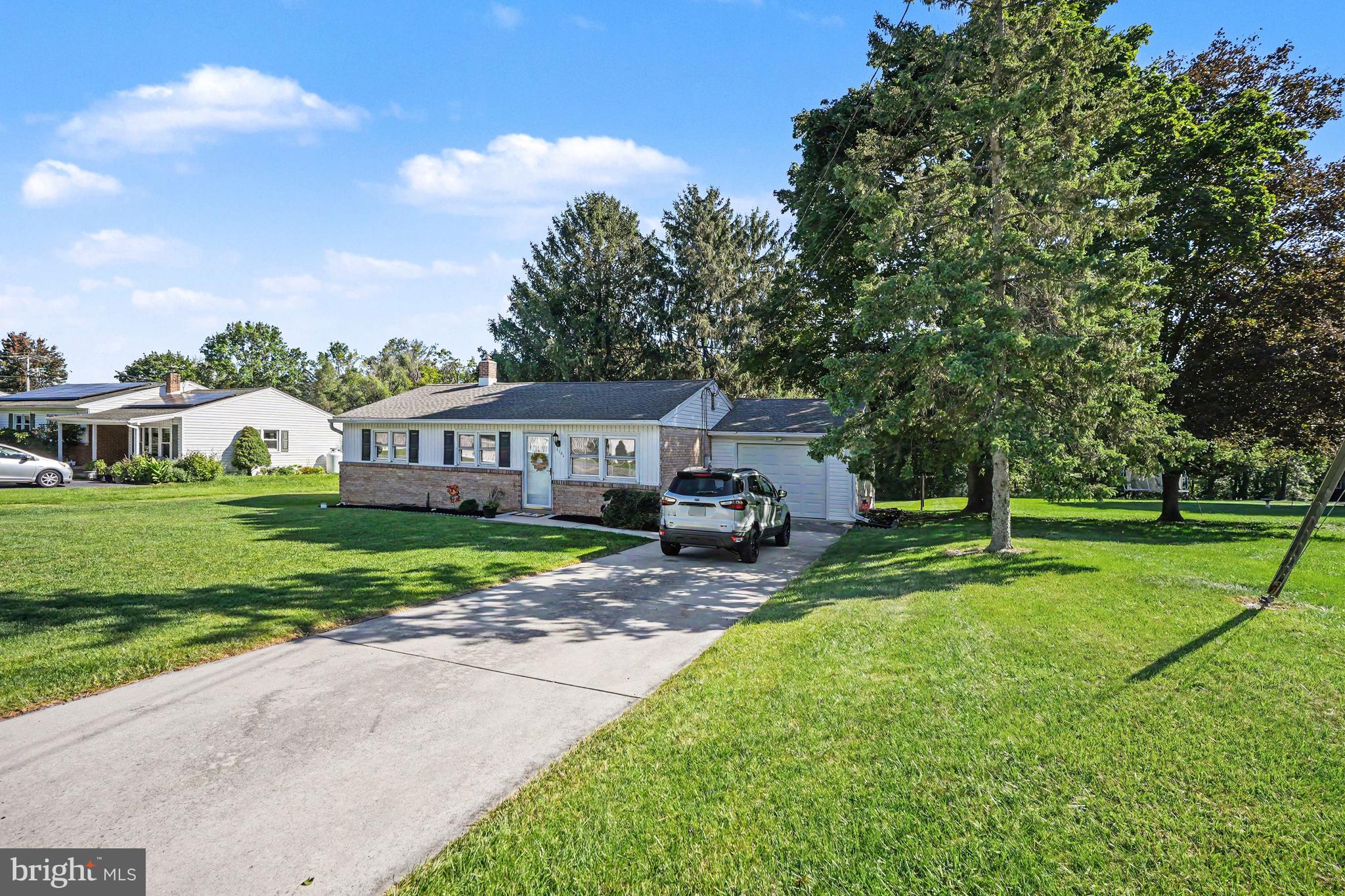 1141 Fairmont Dr, Harrisburg, PA 17112 photo