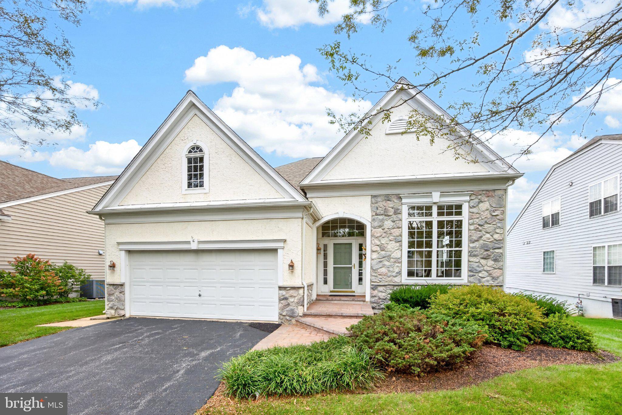 438 Larkspur Dr, Kennett Square, PA 19348