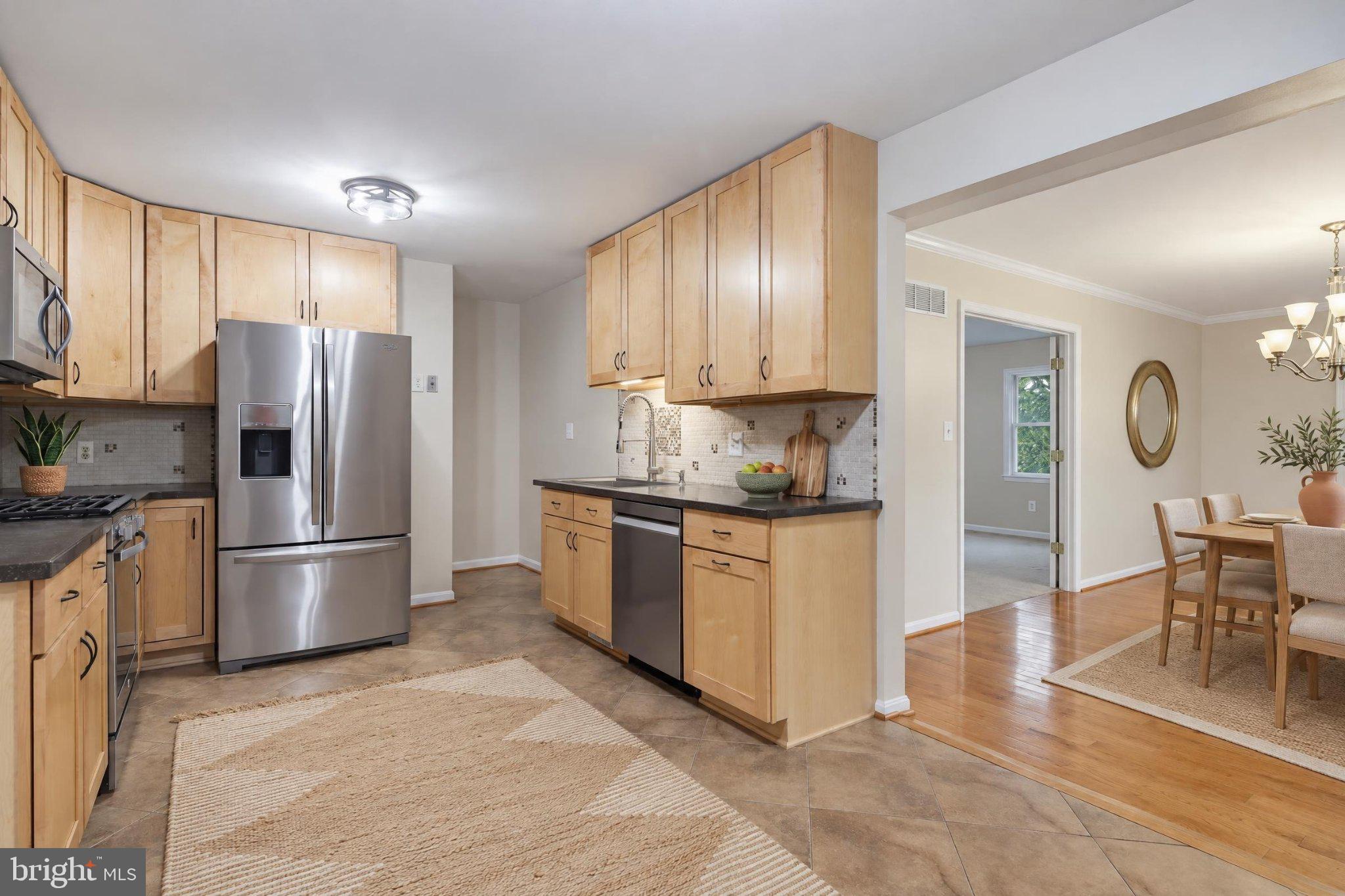 6404 Woodburn Ave, Elkridge, MD 21075 photo