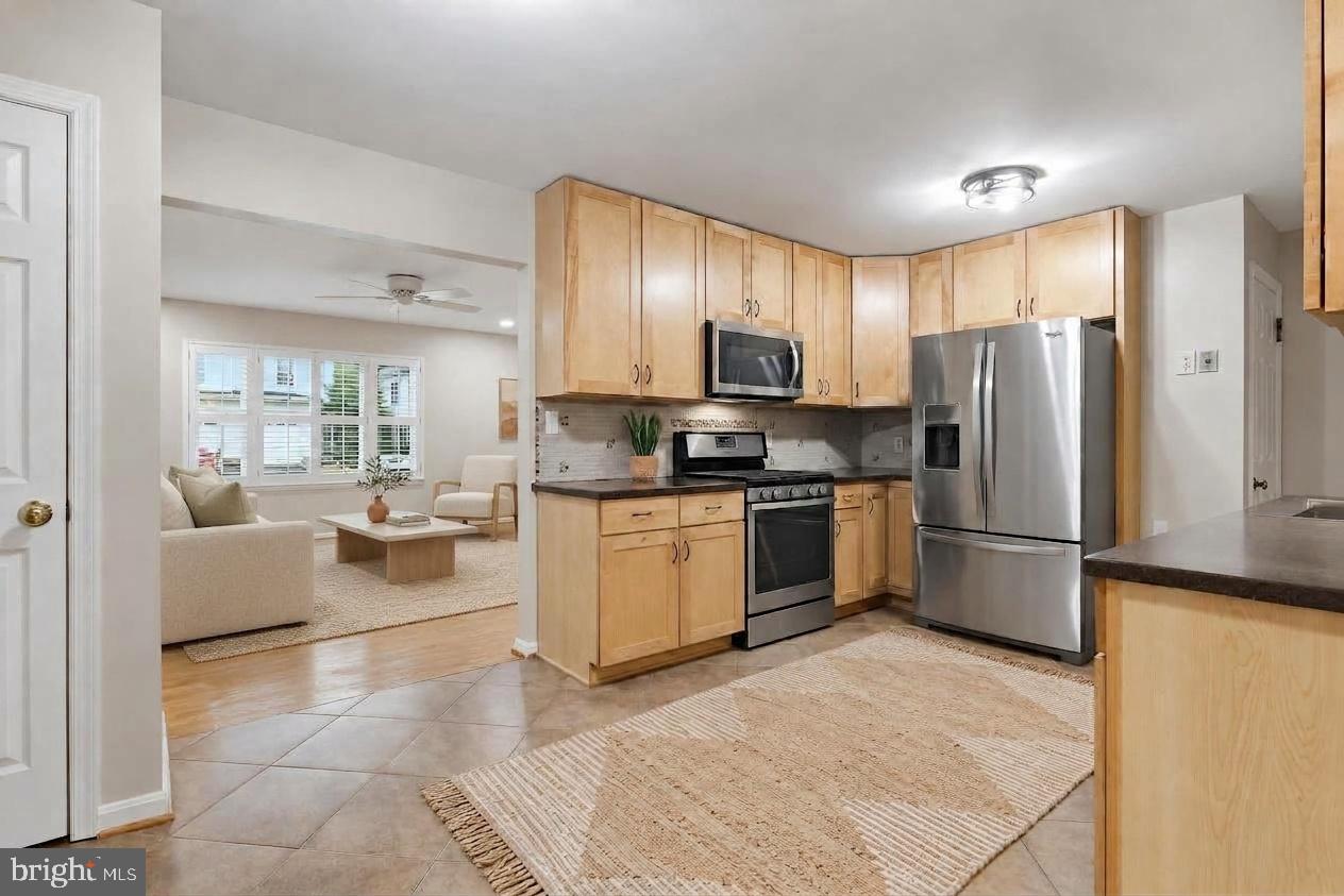 6404 Woodburn Ave, Elkridge, MD 21075 photo