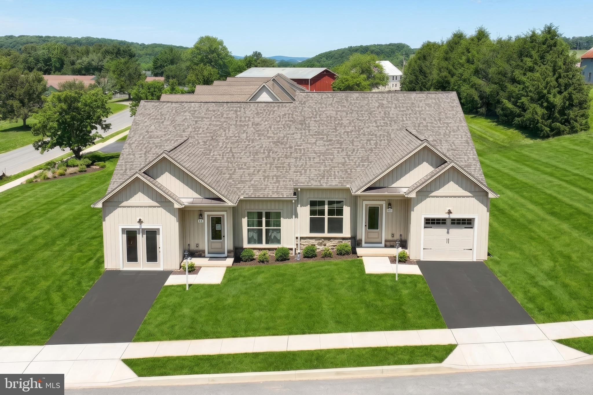 129 Heather Glen Dr, Red Lion, PA 17356
