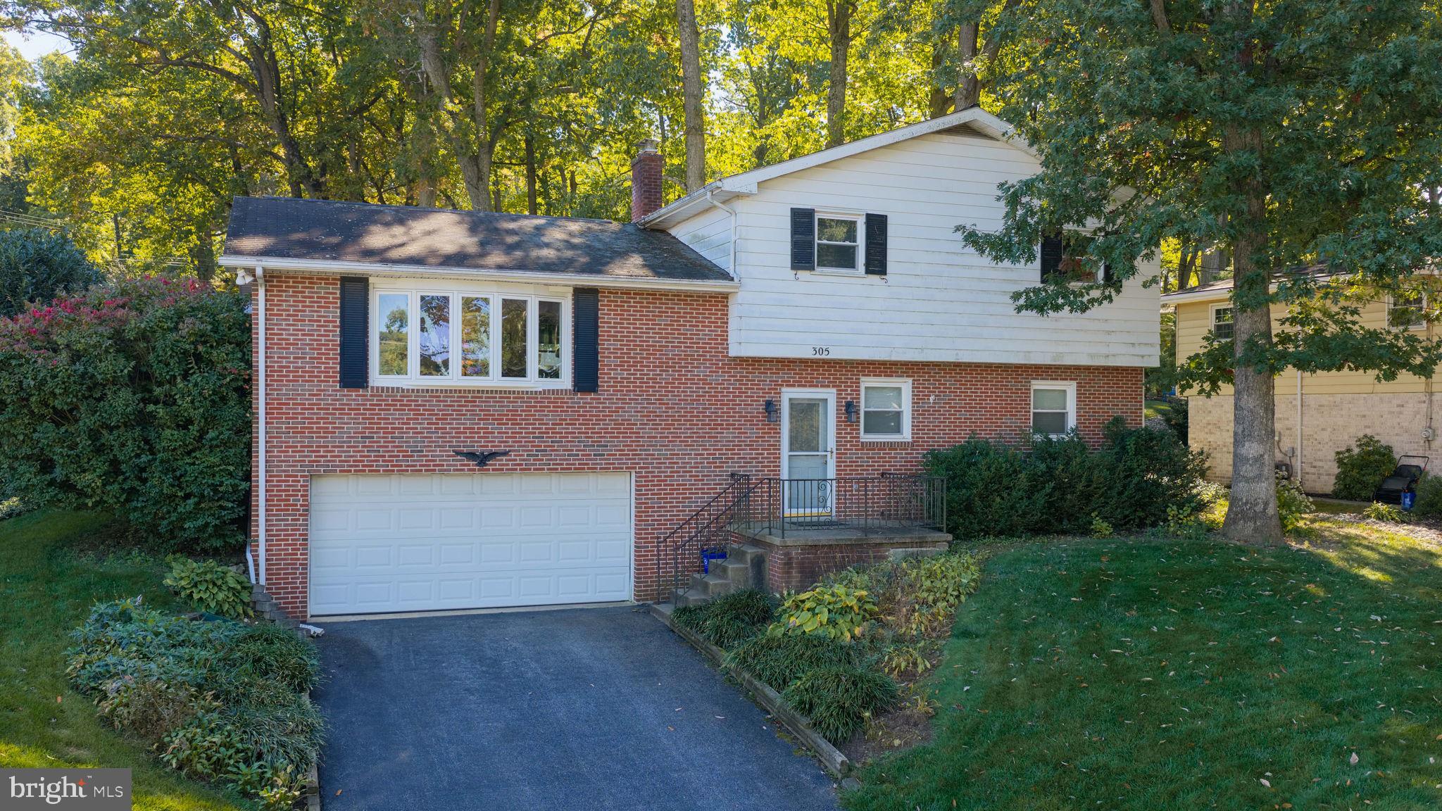305 Blue Ridge Dr, York, PA 17402