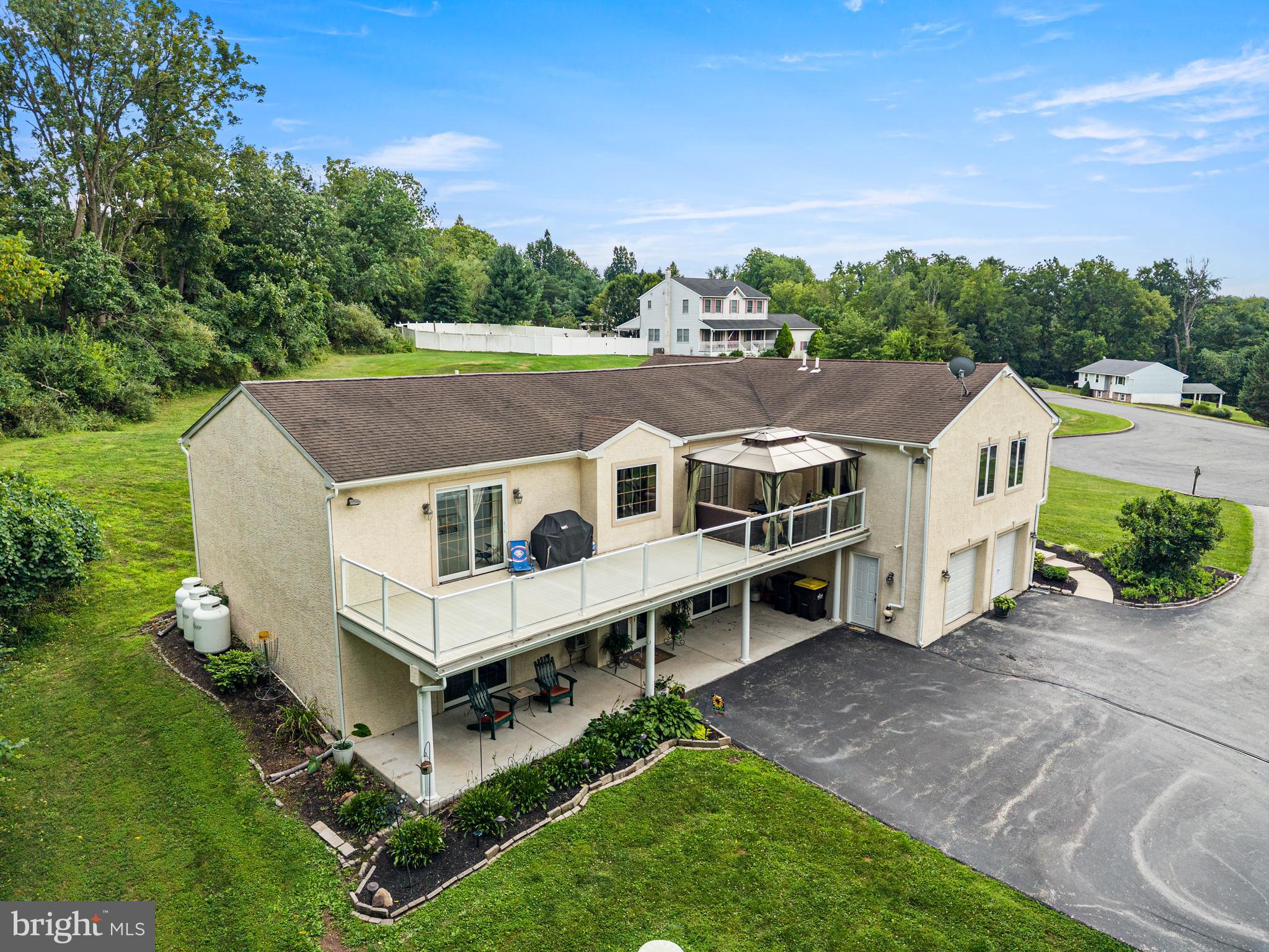 33 Melissa Ln, Royersford, PA 19468 photo