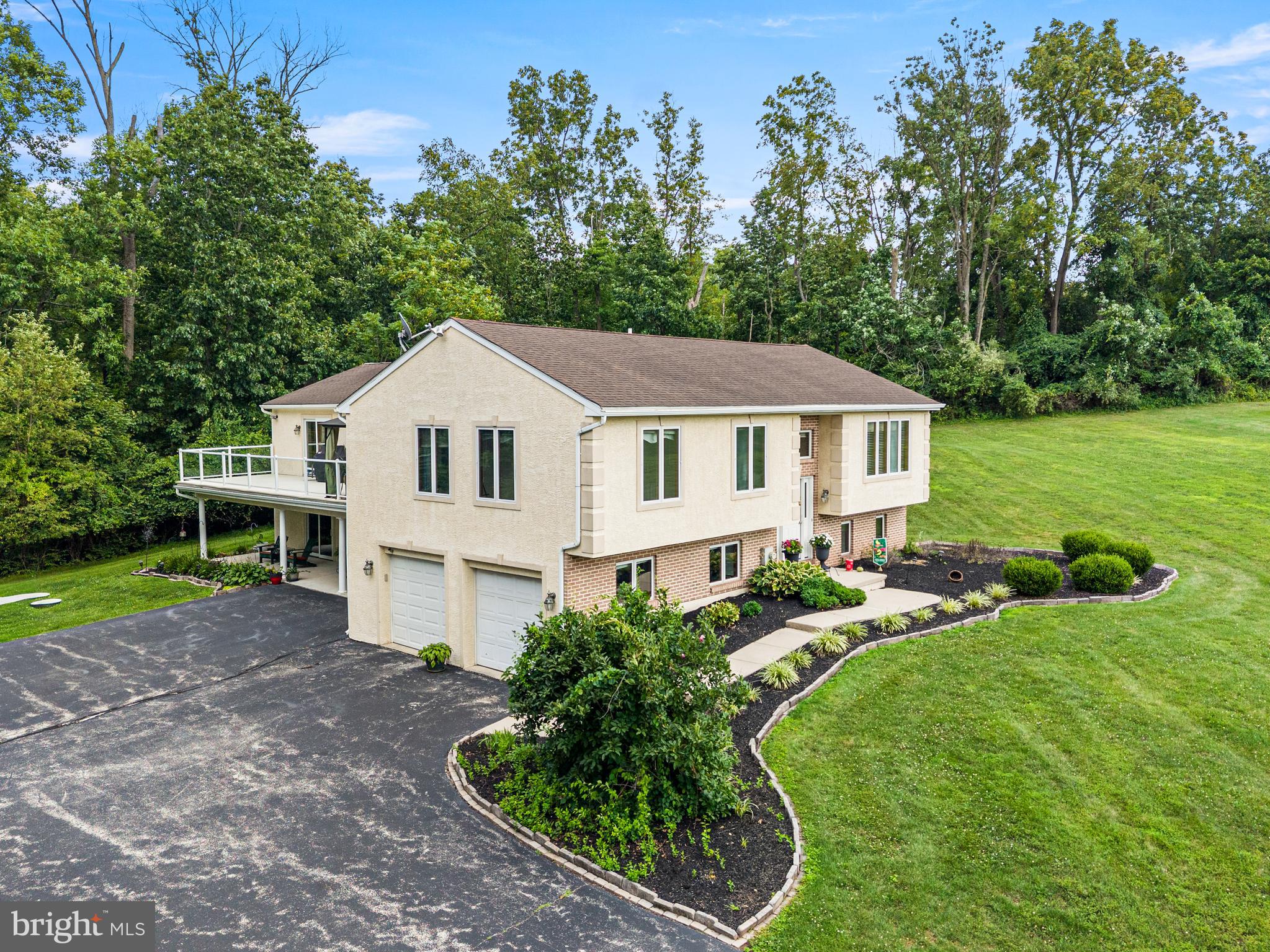 33 Melissa Ln, Royersford, PA 19468 photo