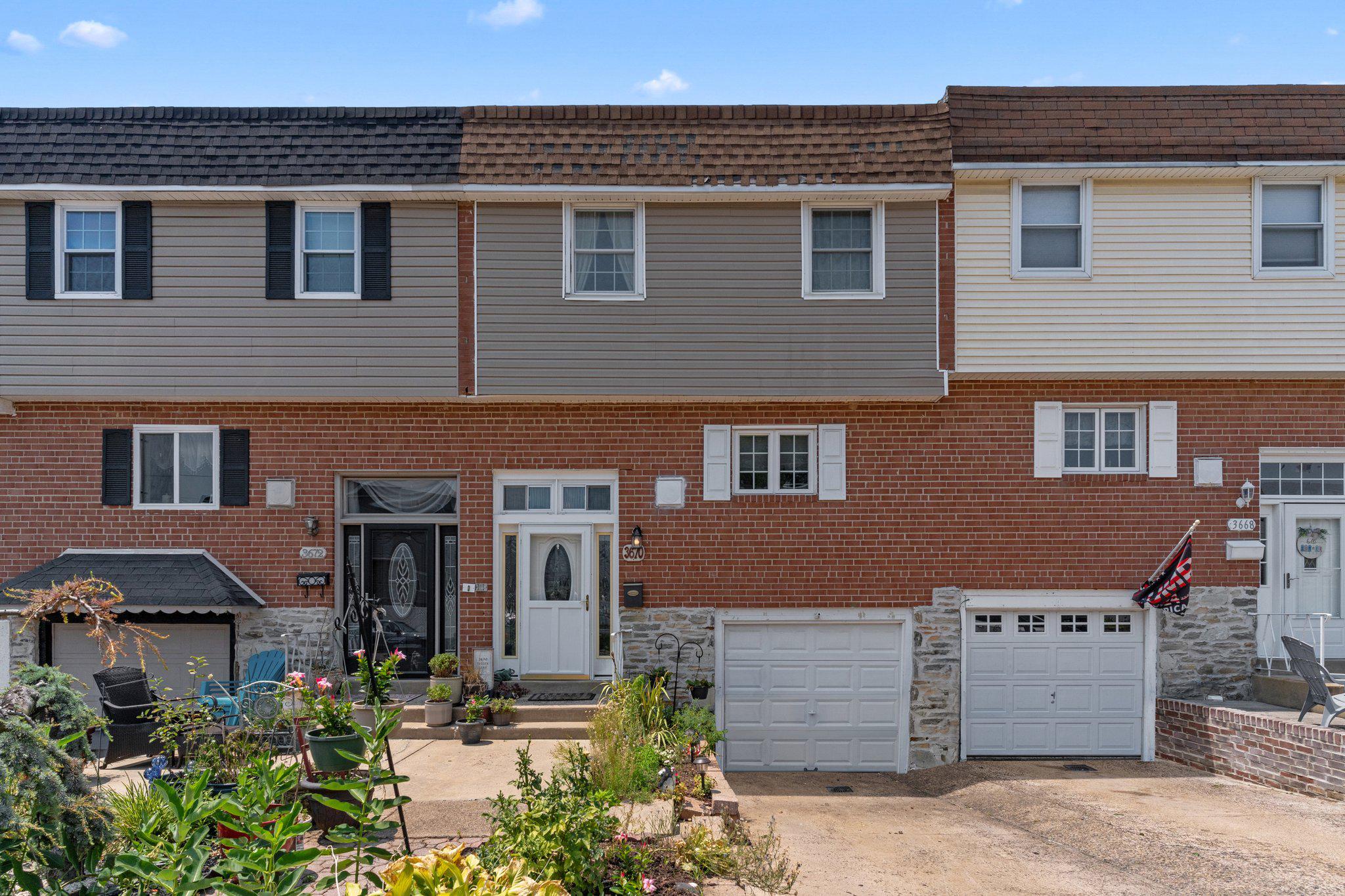 3670 Sussex Ln, Philadelphia, PA 19114