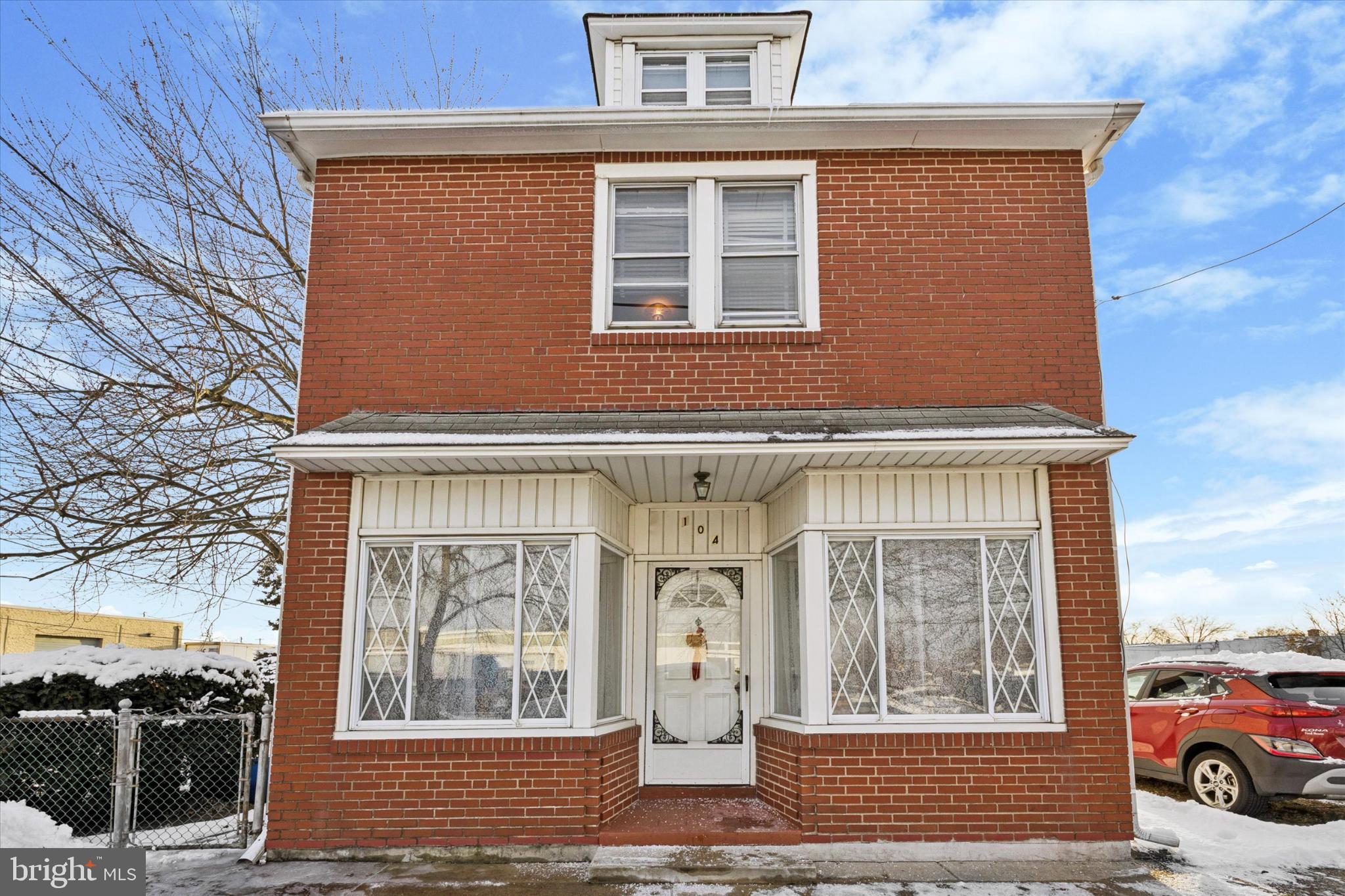 104 Monroe St, Bristol, PA 19007