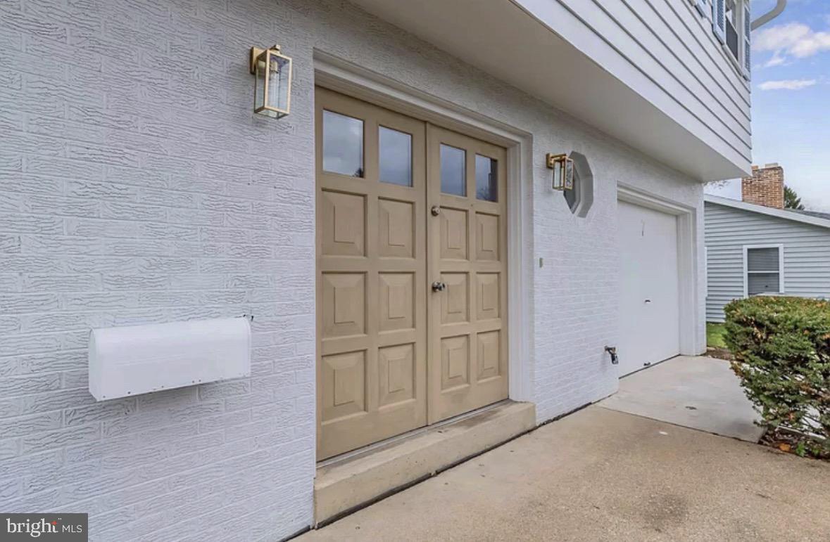 7 Center Dr, Camp Hill, PA 17011 photo