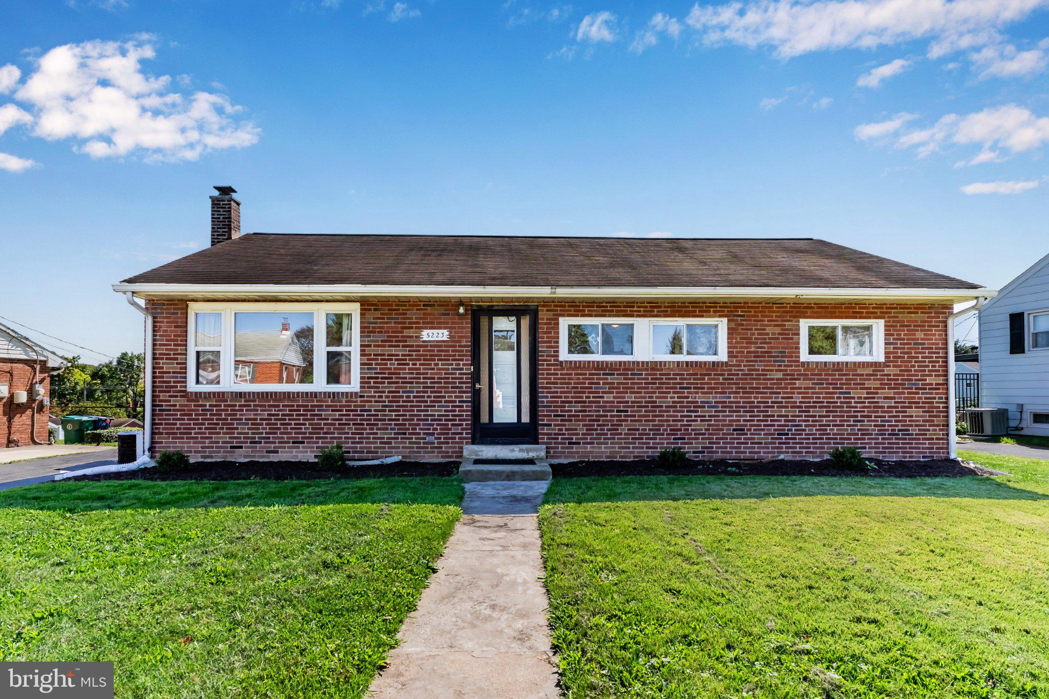 5223 Crestwood Dr, Harrisburg, PA 17109
