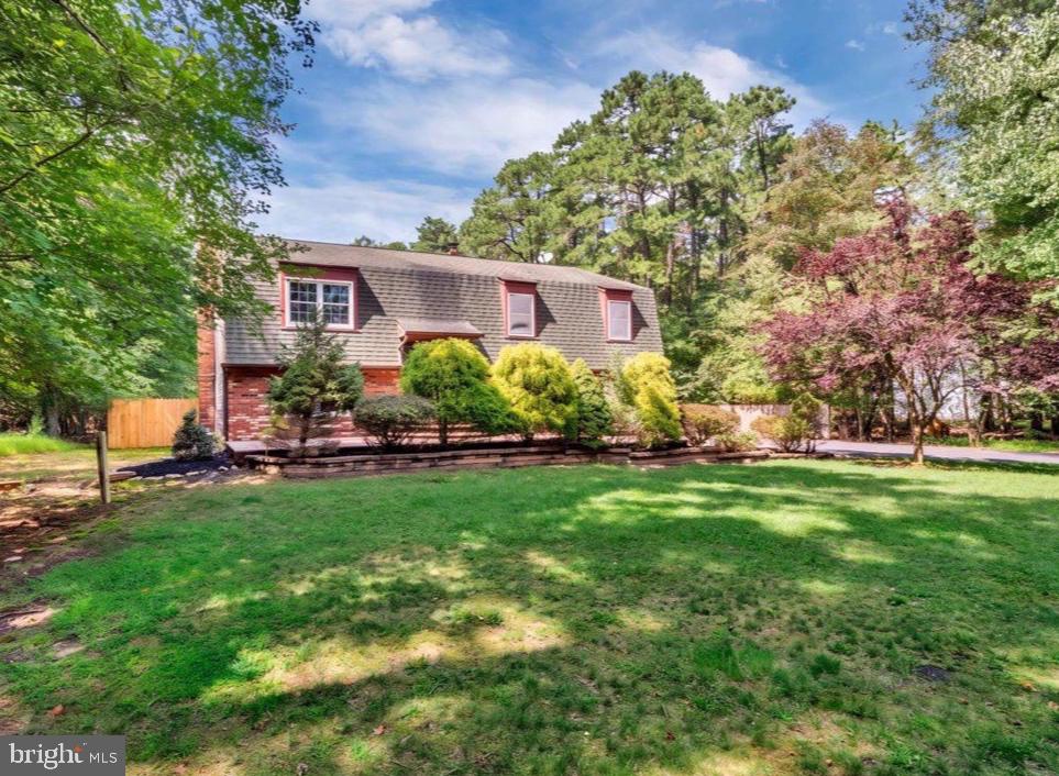 5 Birch Dr, Southampton, NJ 08088