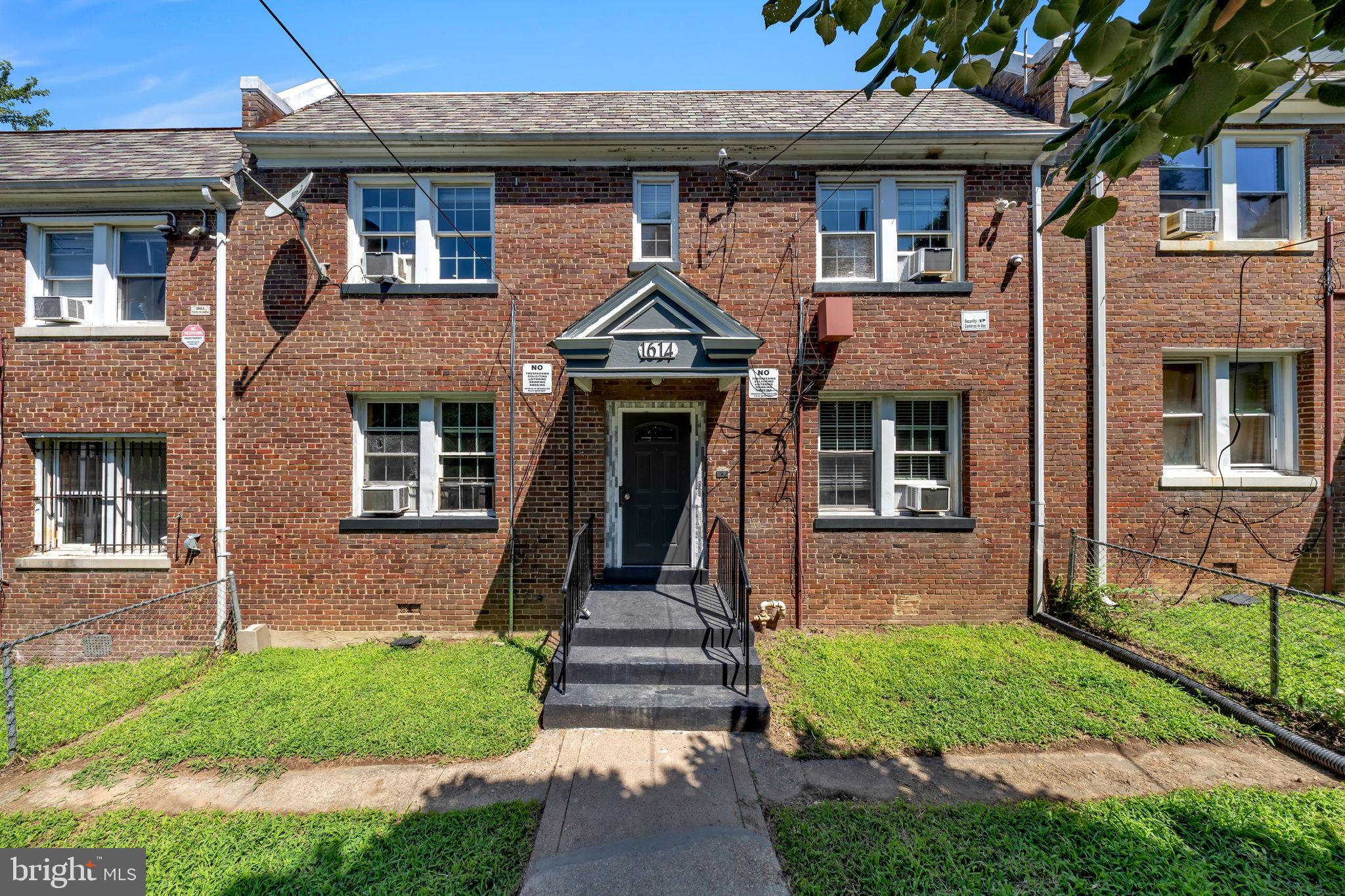 1614 R St, Washington, DC 20020