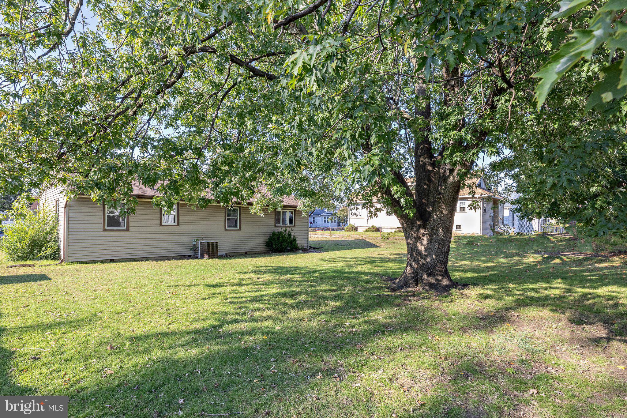 25 Barnard Ave, Gloucester City, NJ 08030 photo