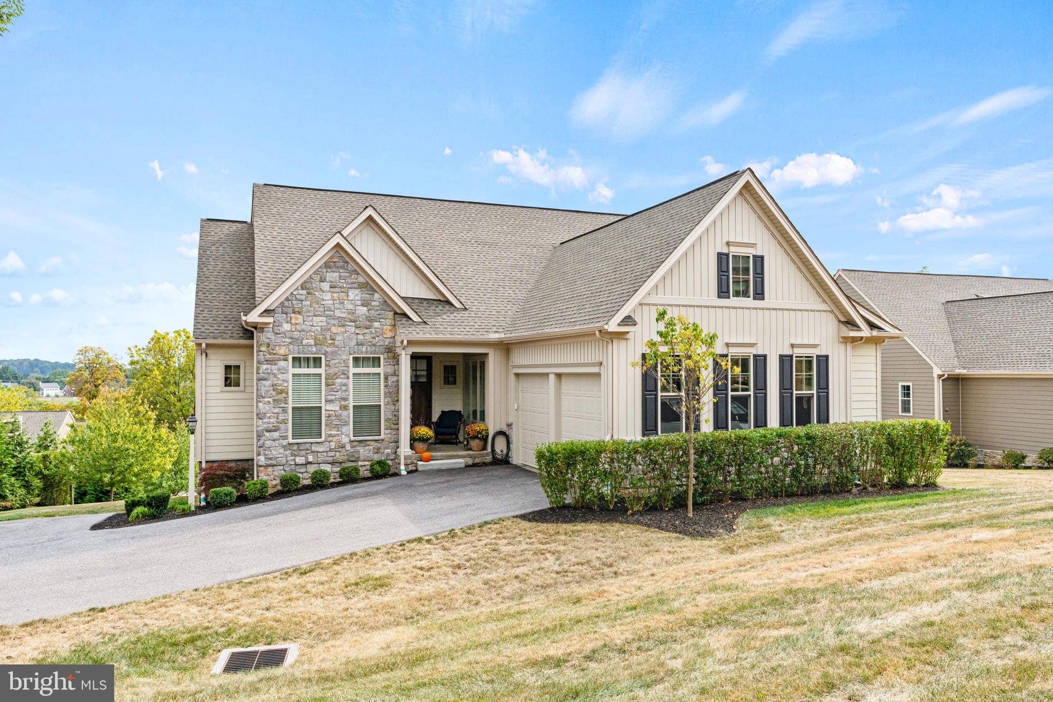 102 Maribel Ln, York, PA 17403