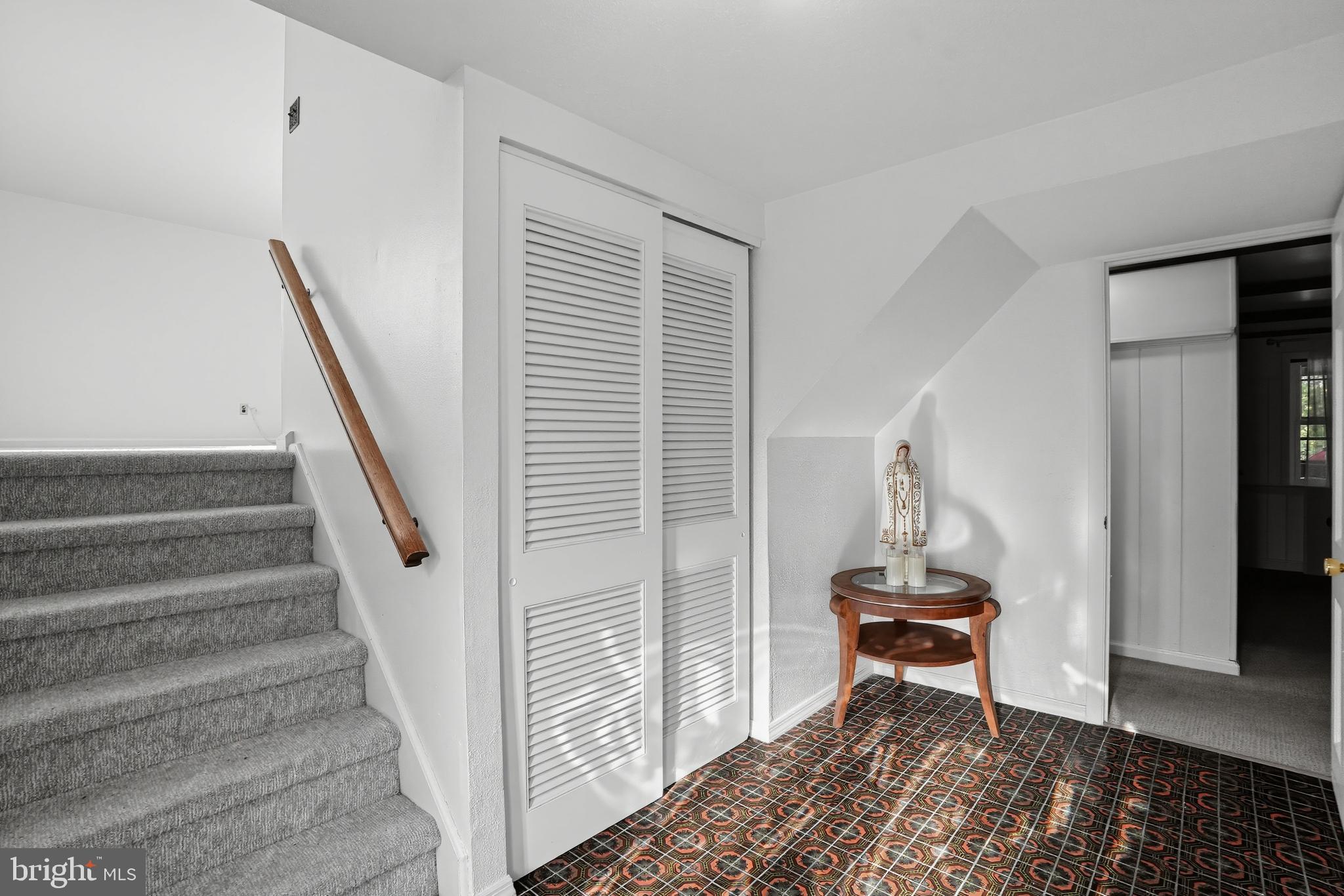 27 N Marmic Dr, Southampton, PA 18966 photo