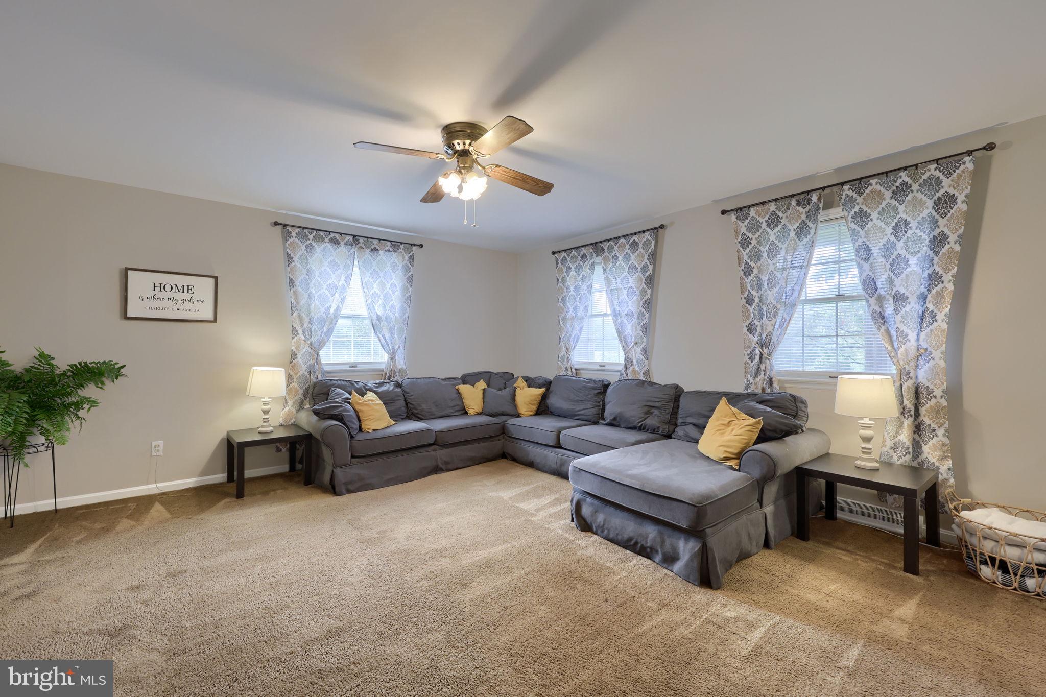 303 Broad St, Akron, PA 17501 photo