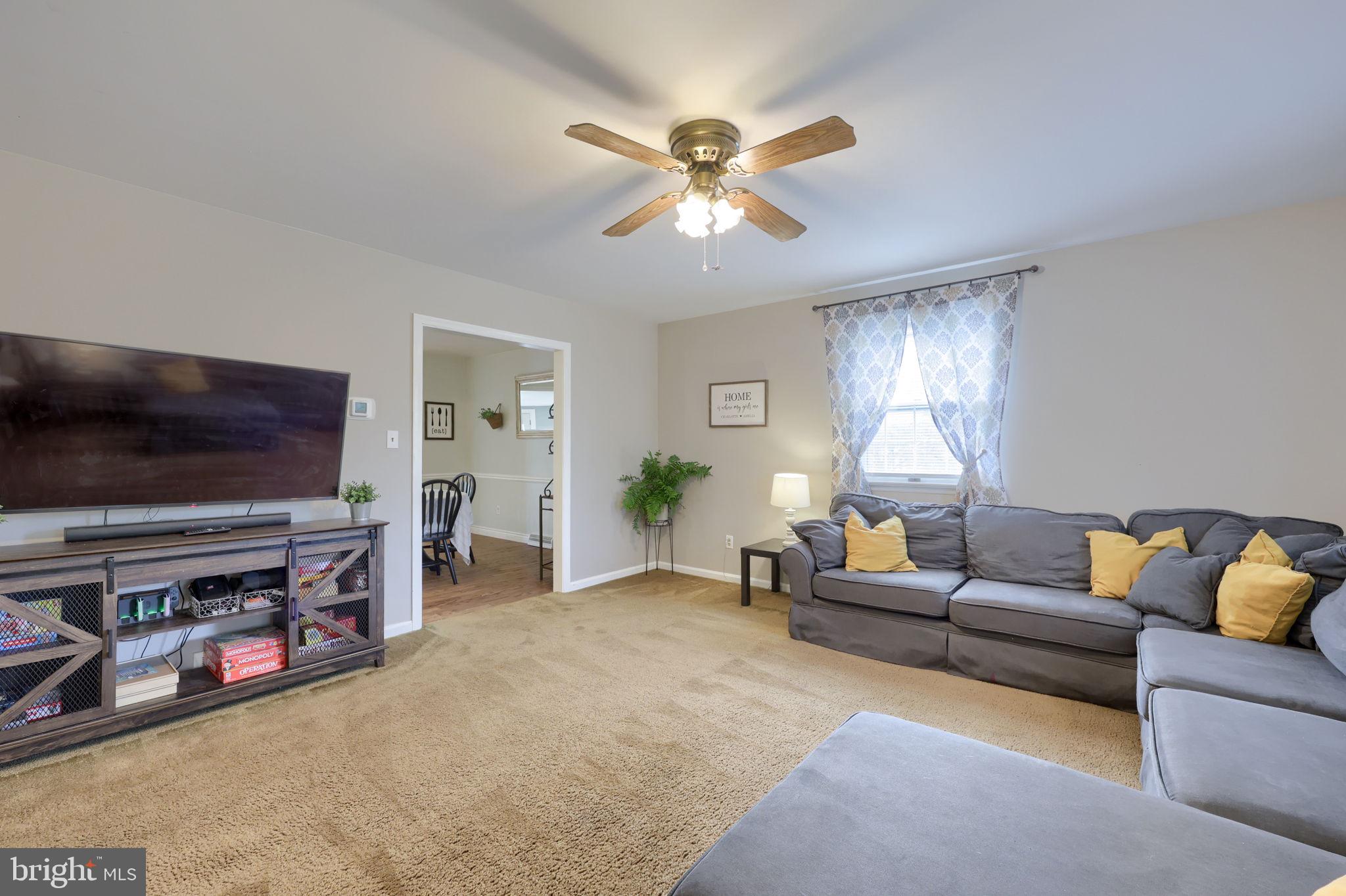 303 Broad St, Akron, PA 17501 photo