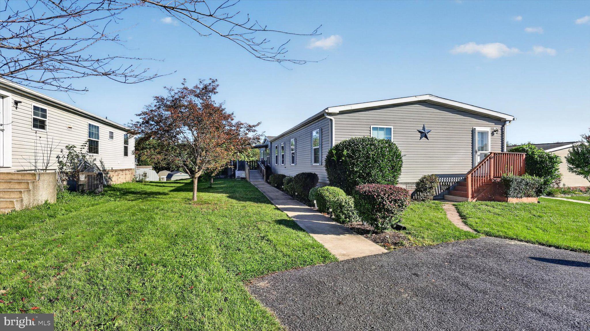 8 Orchard St, Fredericksburg, PA 17026