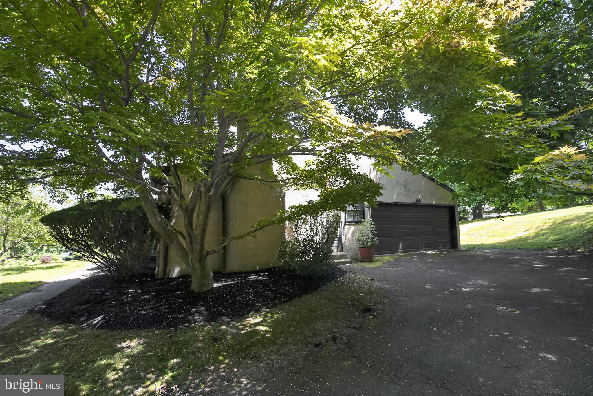 1429 Hopeland Rd, Wyncote, PA 19095 photo