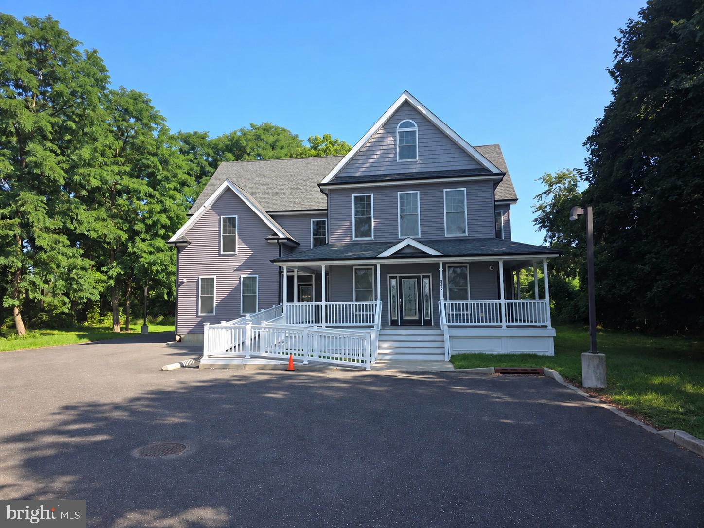 123 Main St, Wrightstown, NJ 08562