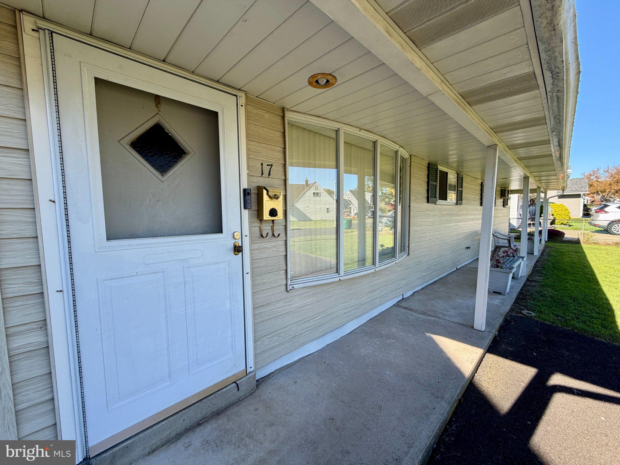 17 Rambler Ln, Levittown, PA 19055 photo
