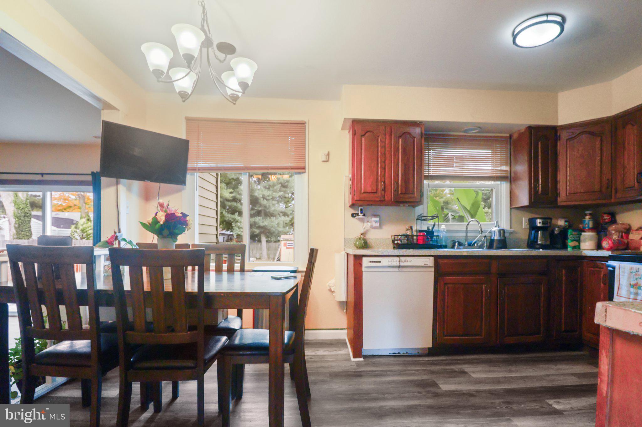 562 Wayne Ave, Vineland, NJ 08360 photo
