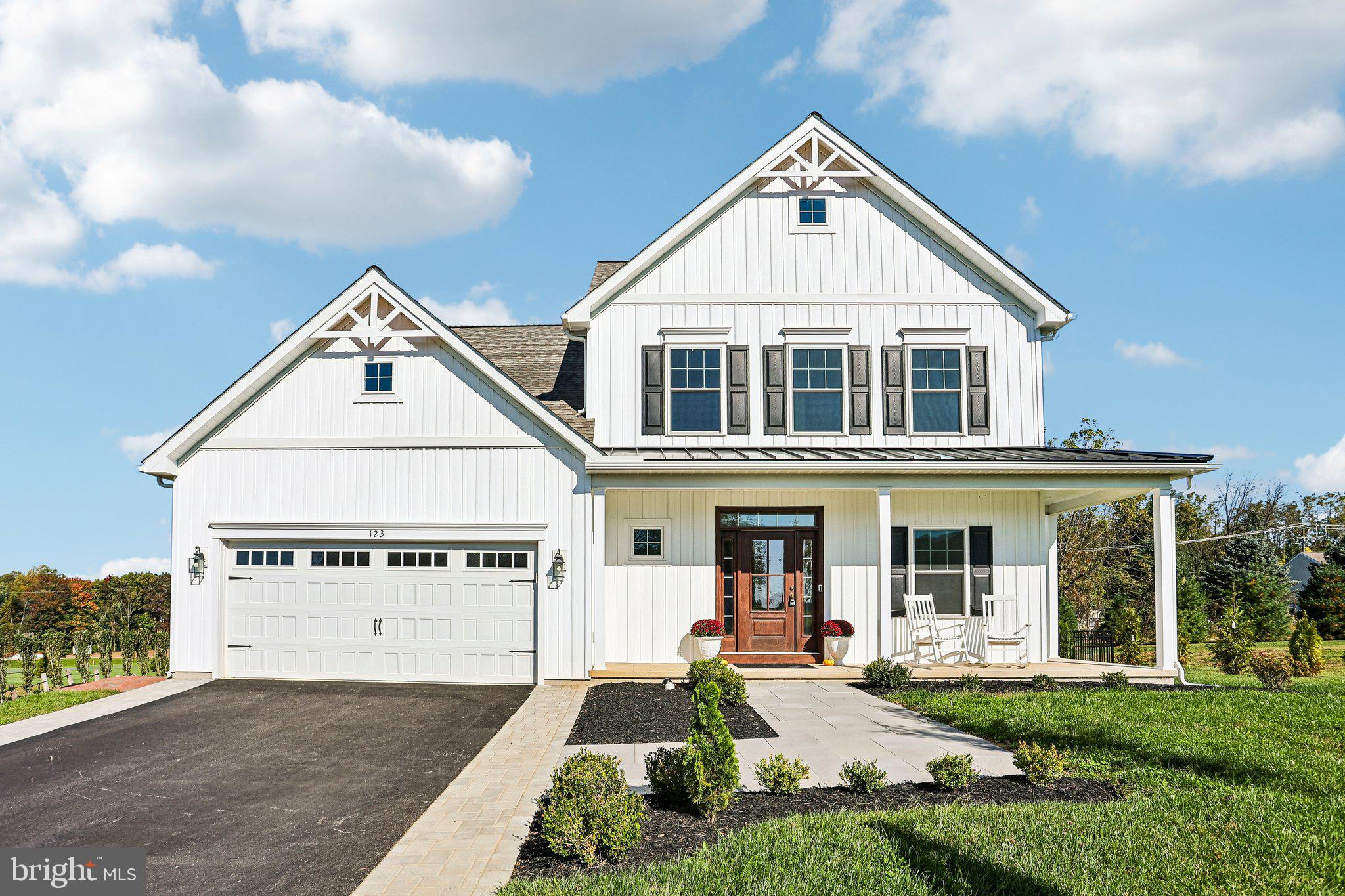 123 Evergreen Dr, Oxford, PA 19363