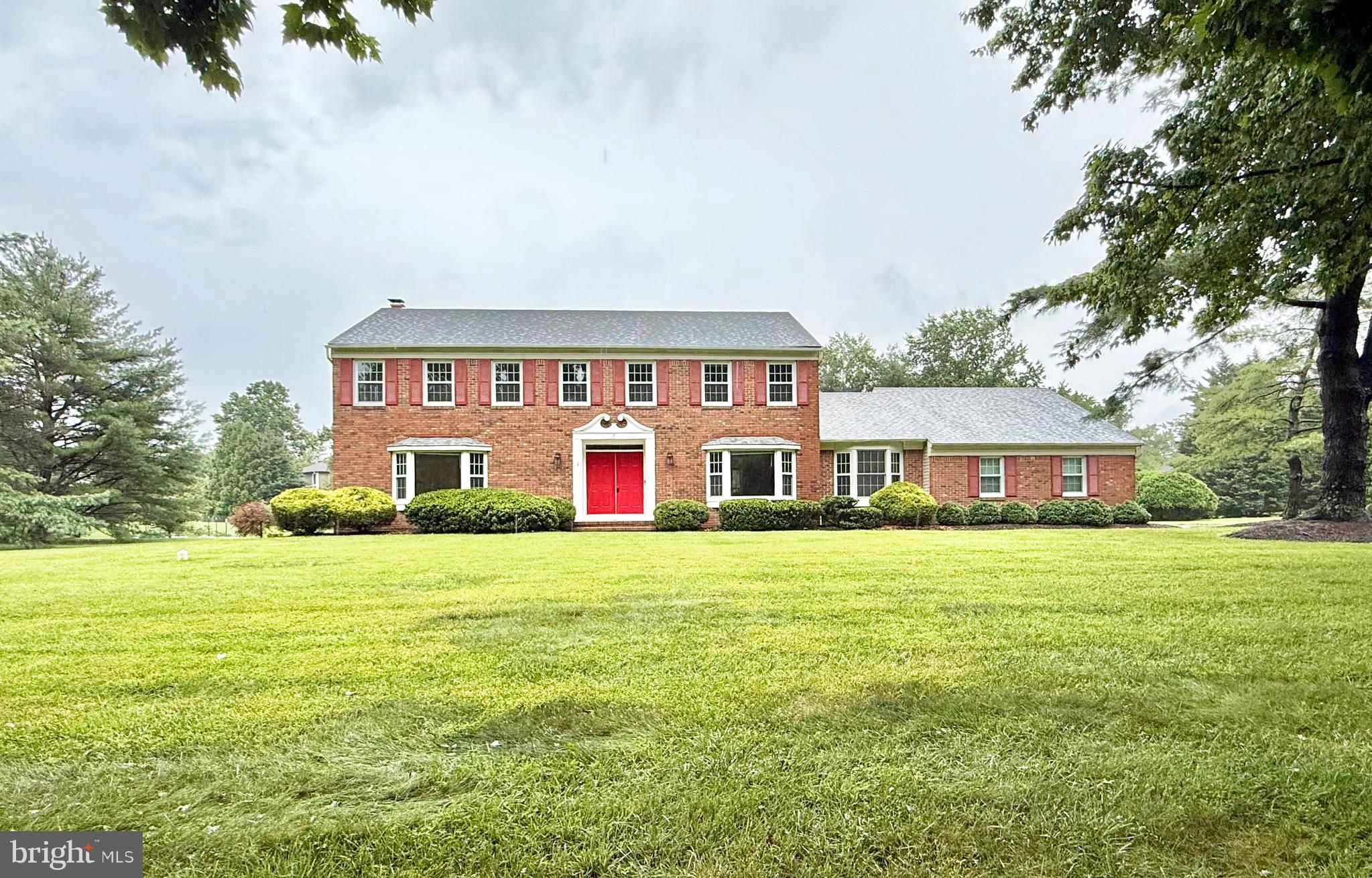 8 Evans Dr, West Windsor, NJ 08550