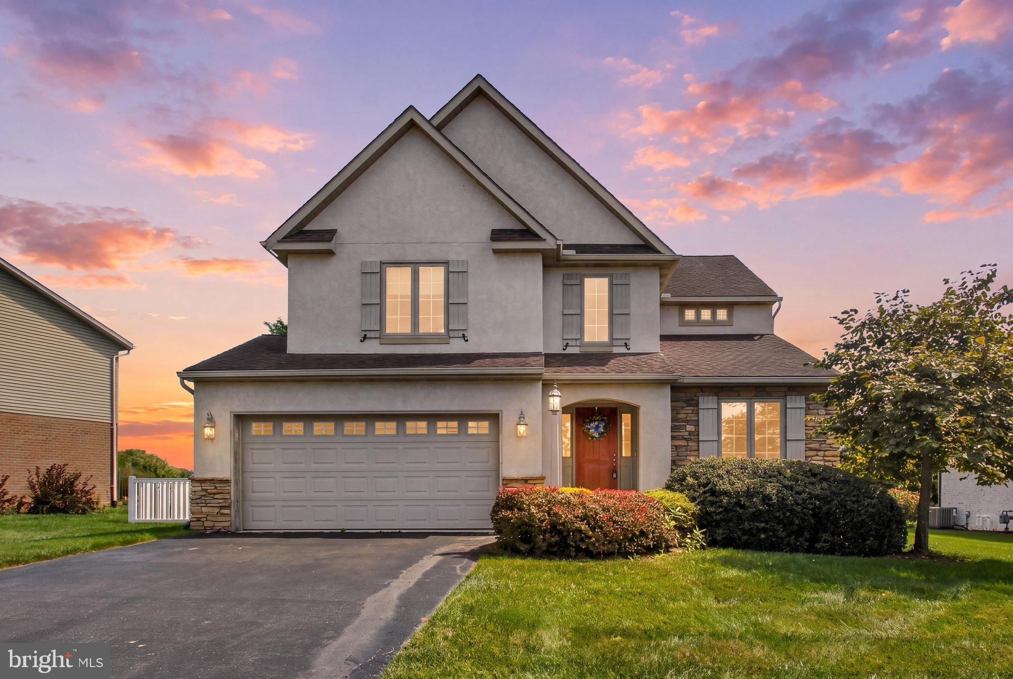 891 Solarlight Dr, York, PA 17402