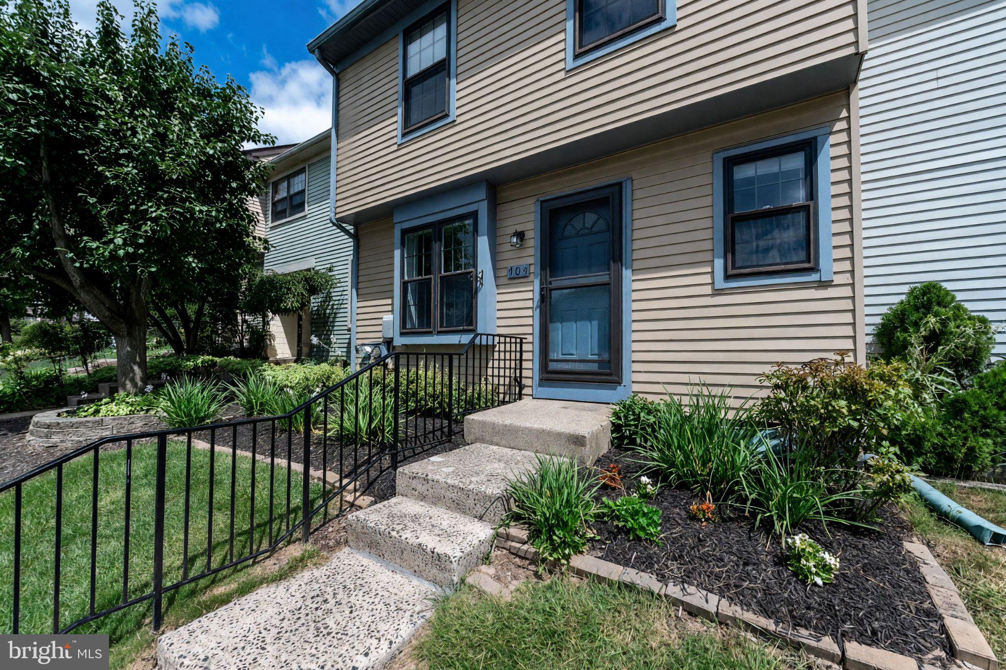 405 Mckean Ct, North Wales, PA 19454