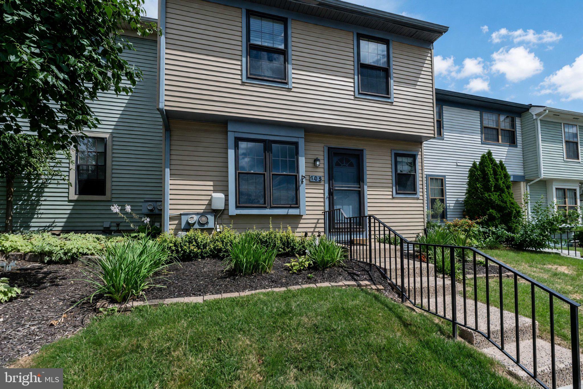 405 Mckean Ct, North Wales, PA 19454 photo