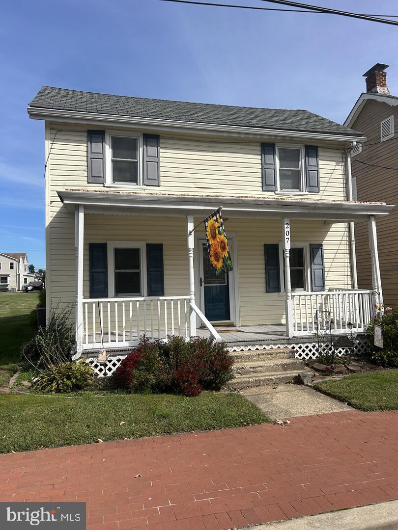 207 Main St, Saint Georges, DE 19733
