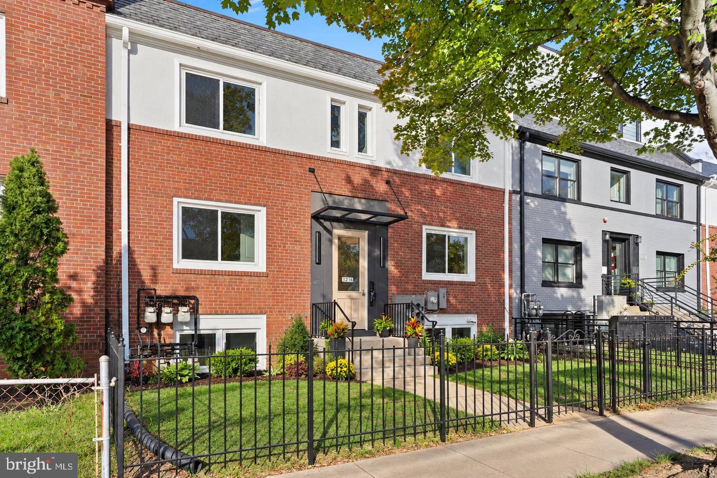 1216 Raum St, Washington, DC 20002