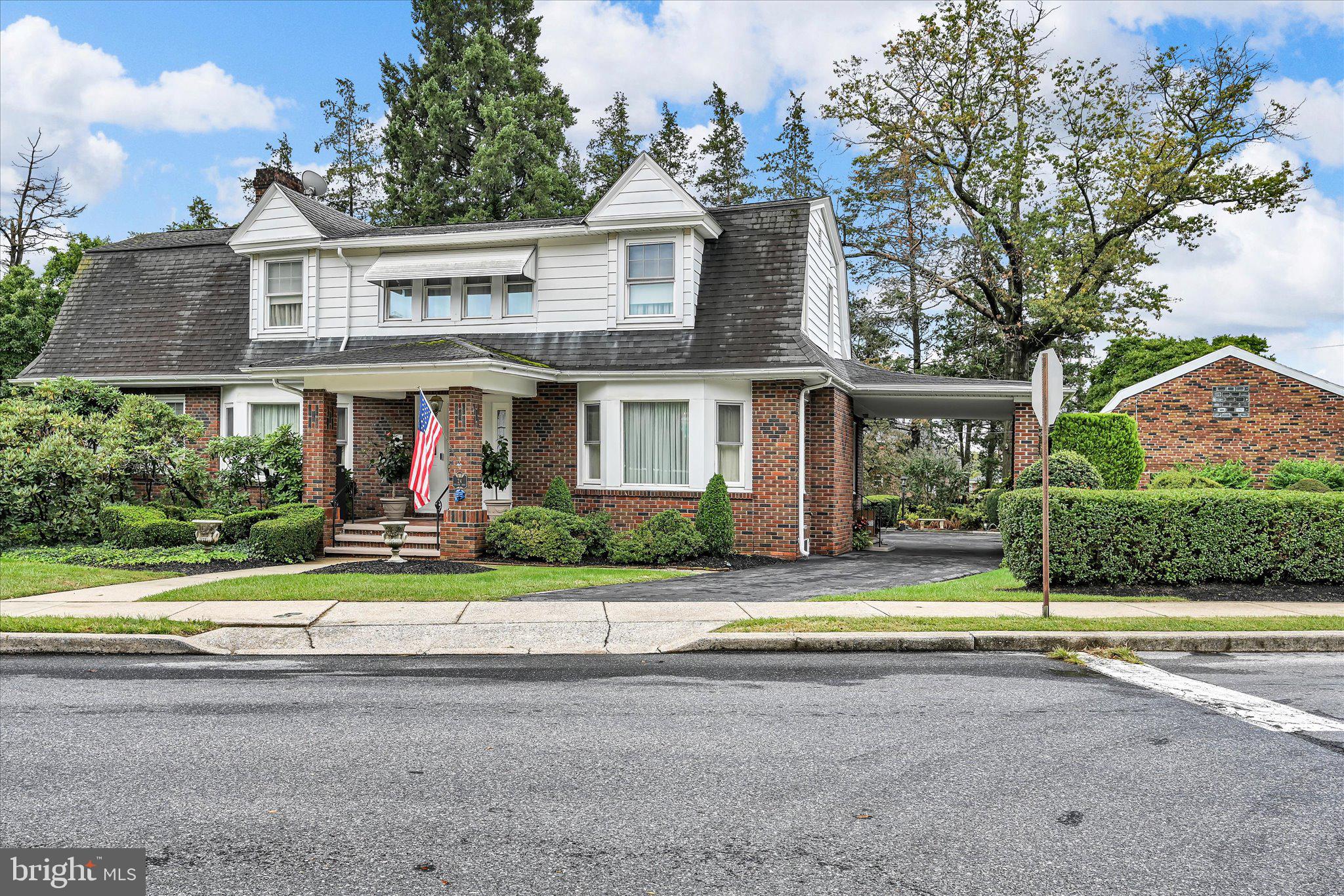 24 Upland Rd, Wyomissing Hills, PA 19609