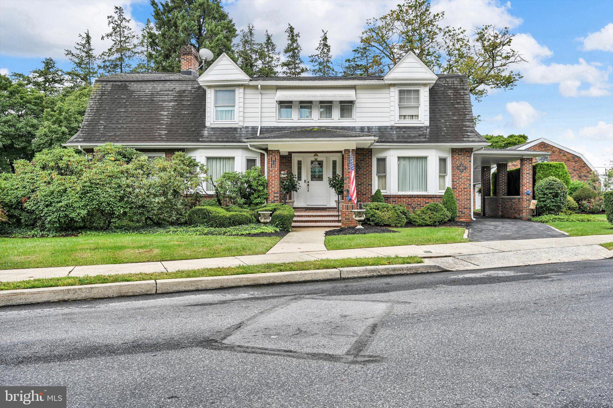 24 Upland Rd, Wyomissing Hills, PA 19609 photo