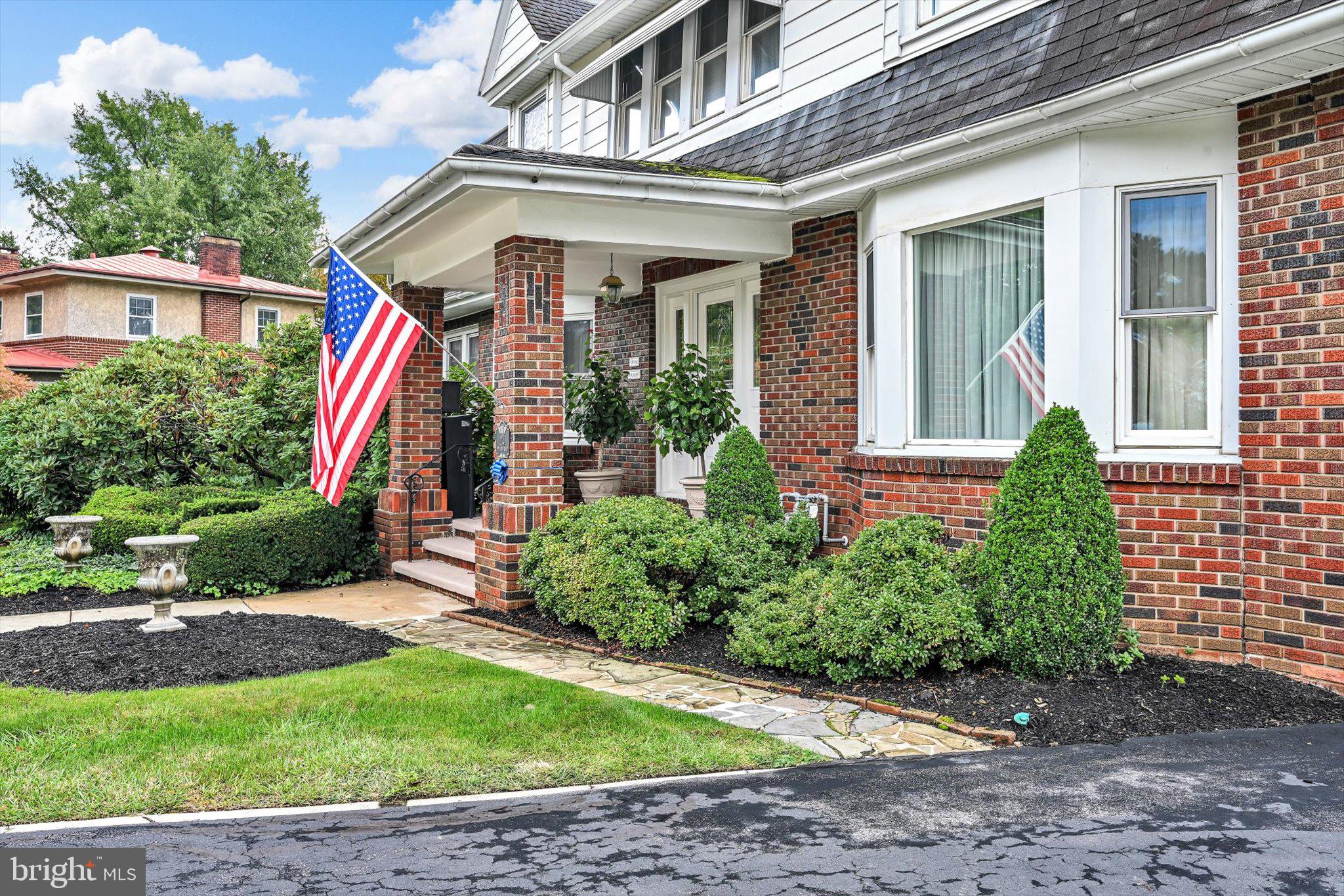 24 Upland Rd, Wyomissing Hills, PA 19609 photo