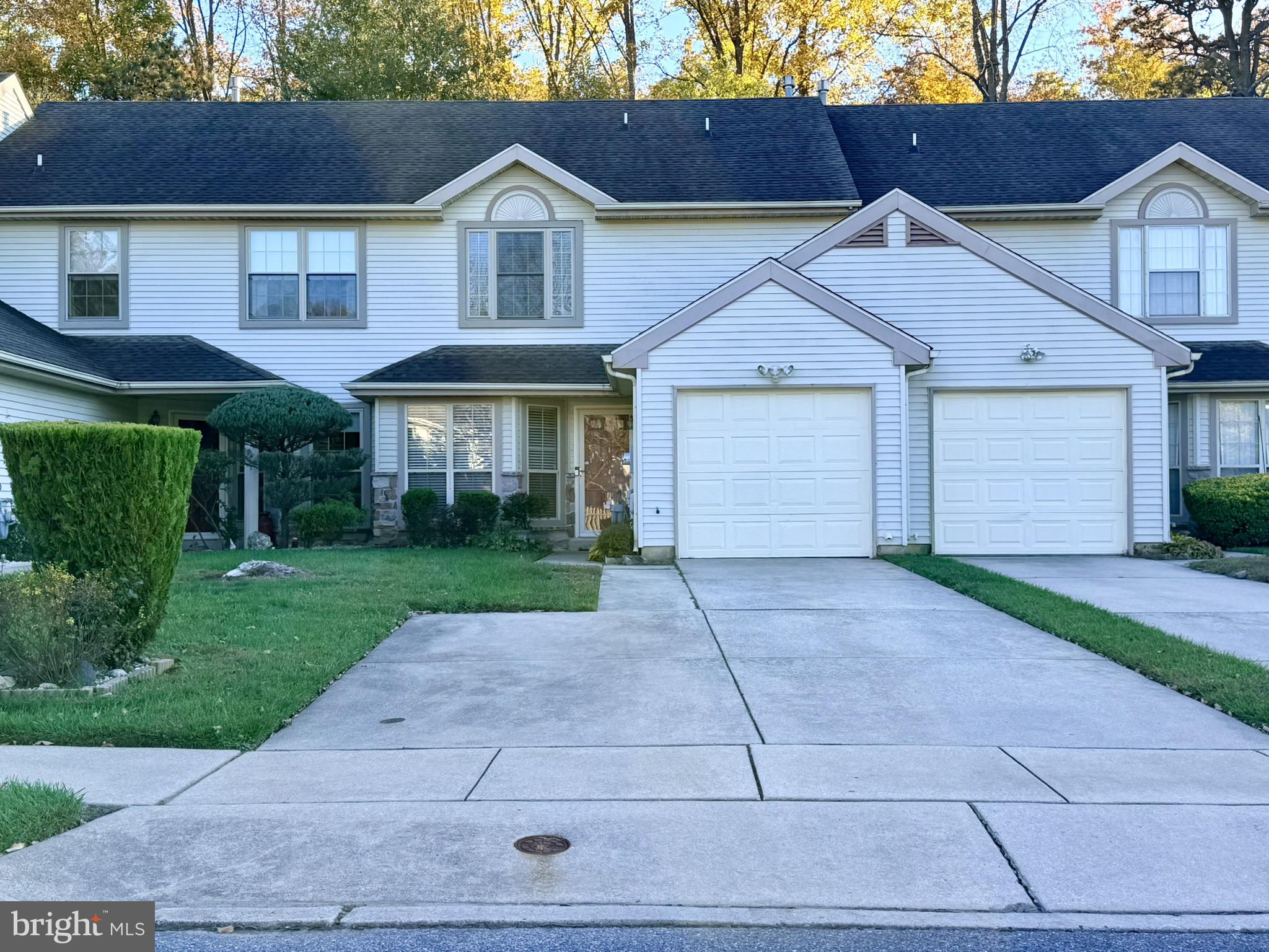 73 Fox Meadow Dr, Sicklerville, NJ 08081
