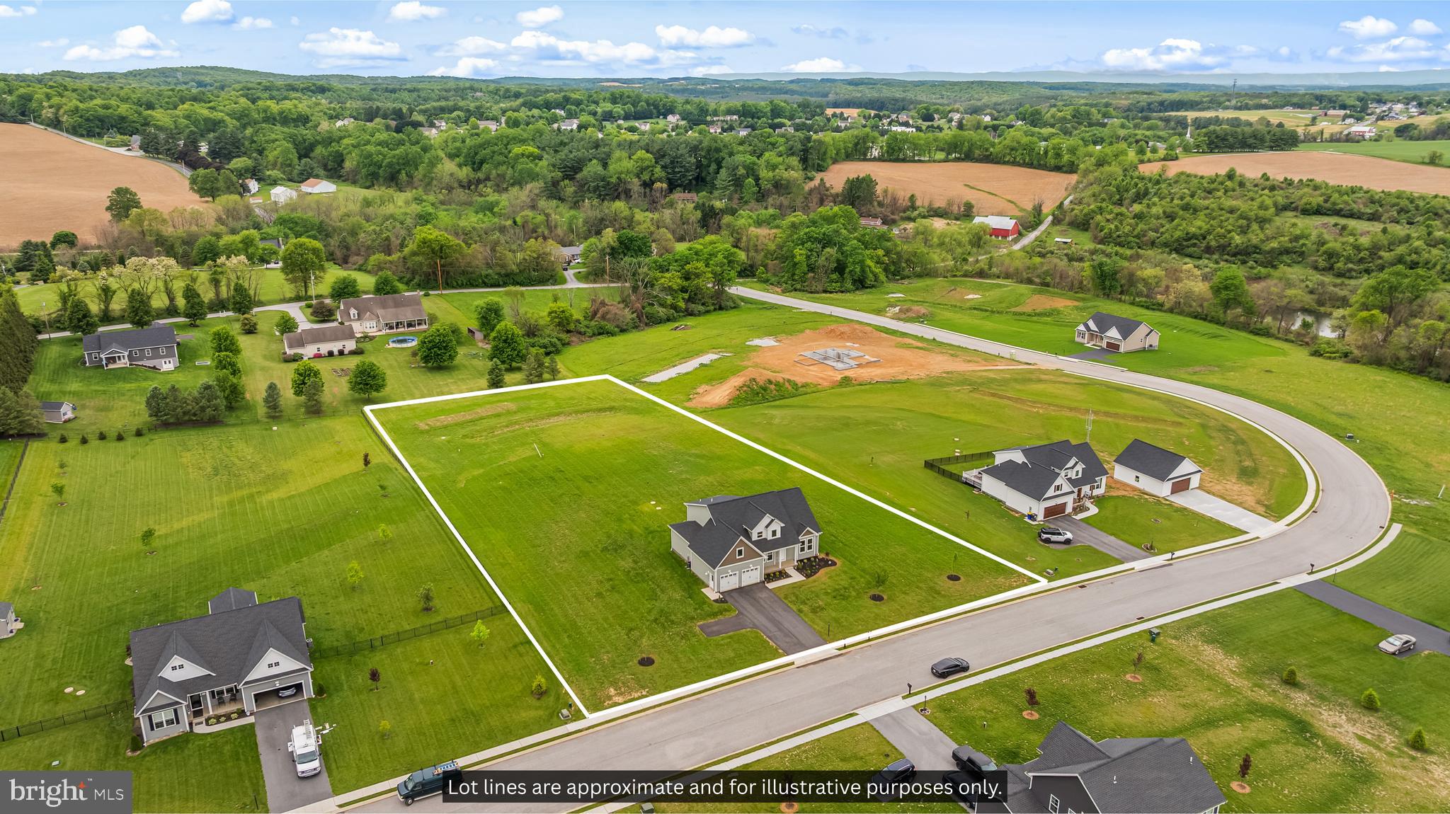 347 Steeple View Dr, Hanover, PA 17331 photo