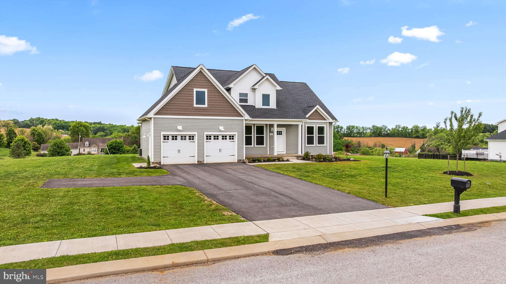 347 Steeple View Dr, Hanover, PA 17331 photo
