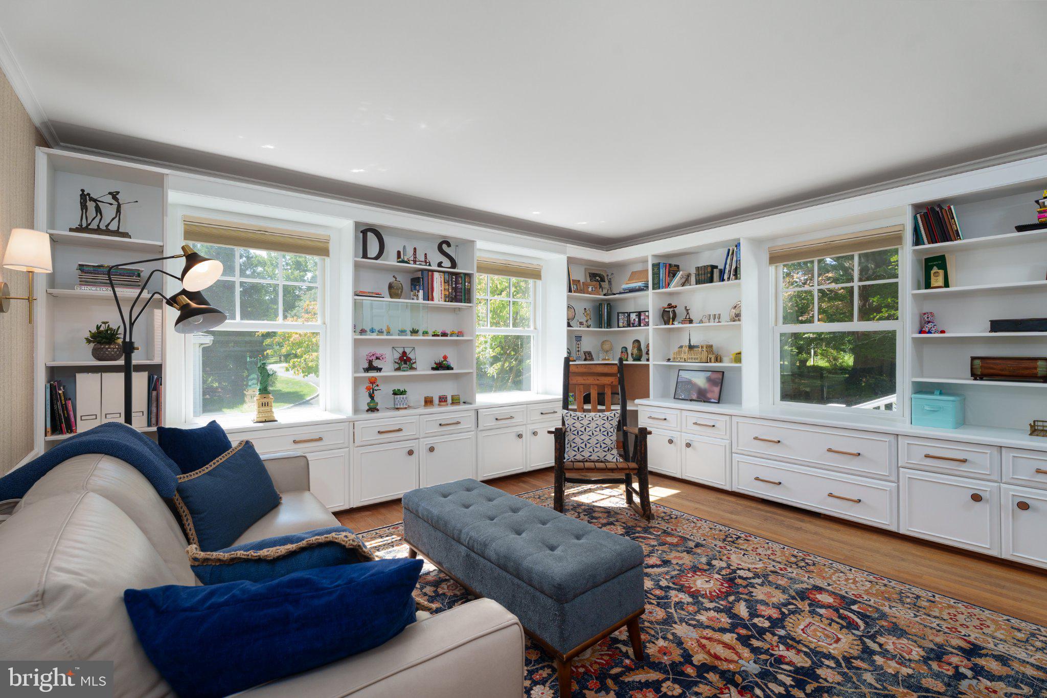 19 Maple Ln, Pennington, NJ 08534 photo