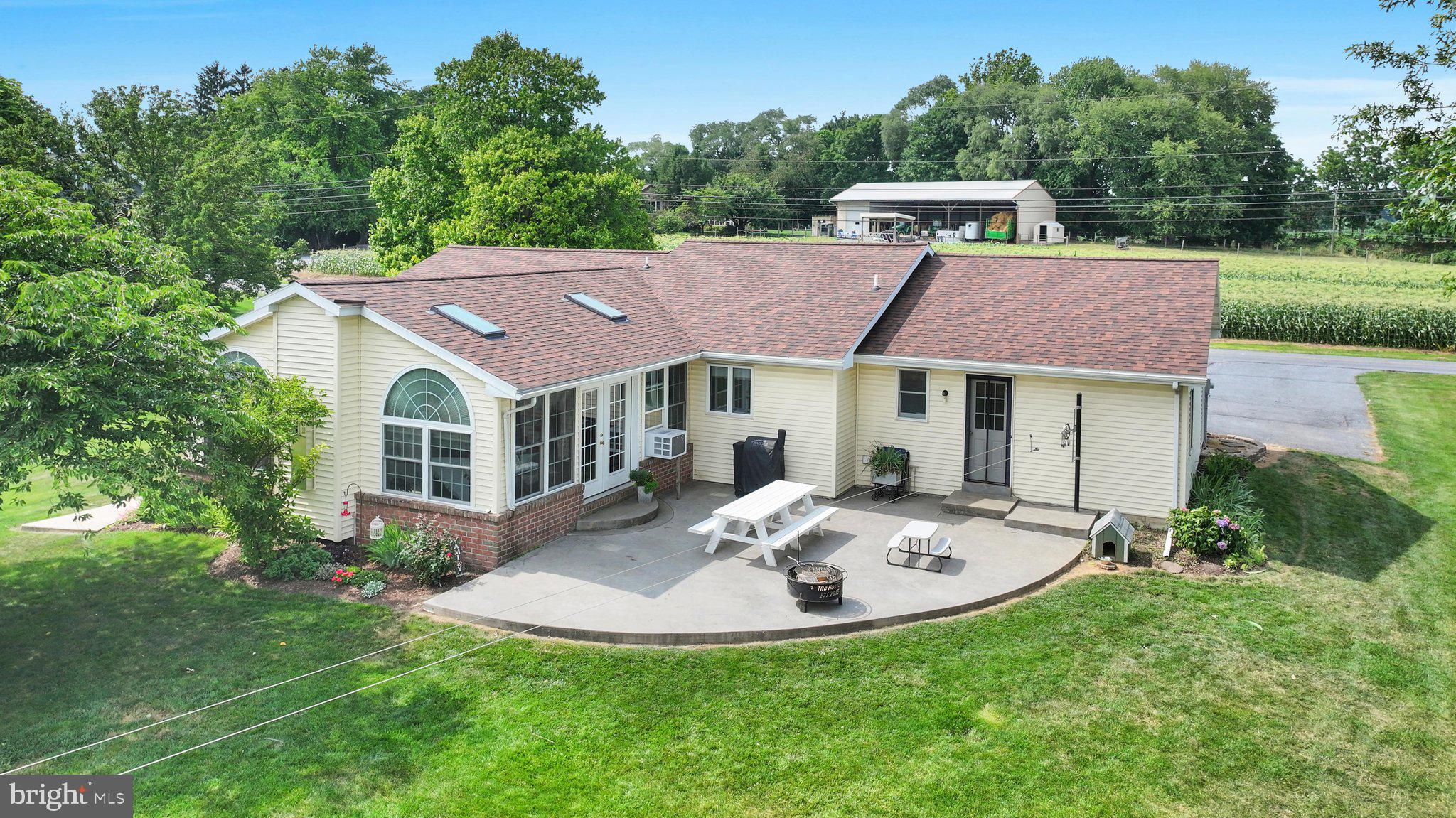 1236 Tulpehocken Rd, Richland, PA 17087 photo