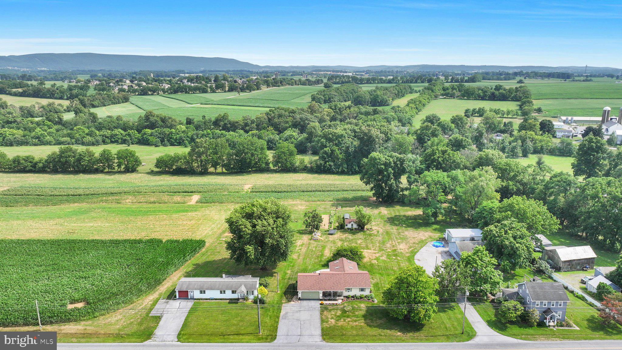 1236 Tulpehocken Rd, Richland, PA 17087 photo