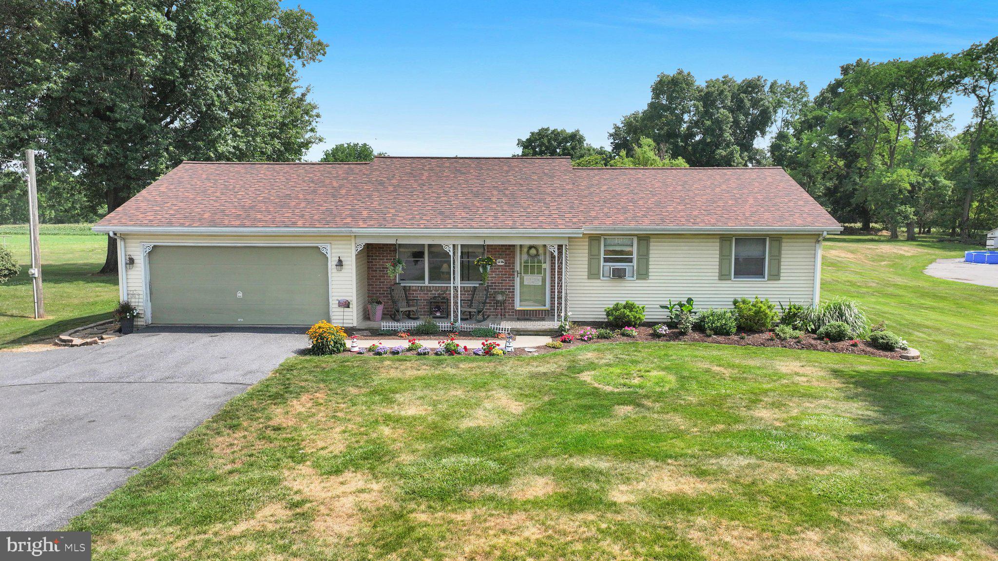 1236 Tulpehocken Rd, Richland, PA 17087 photo