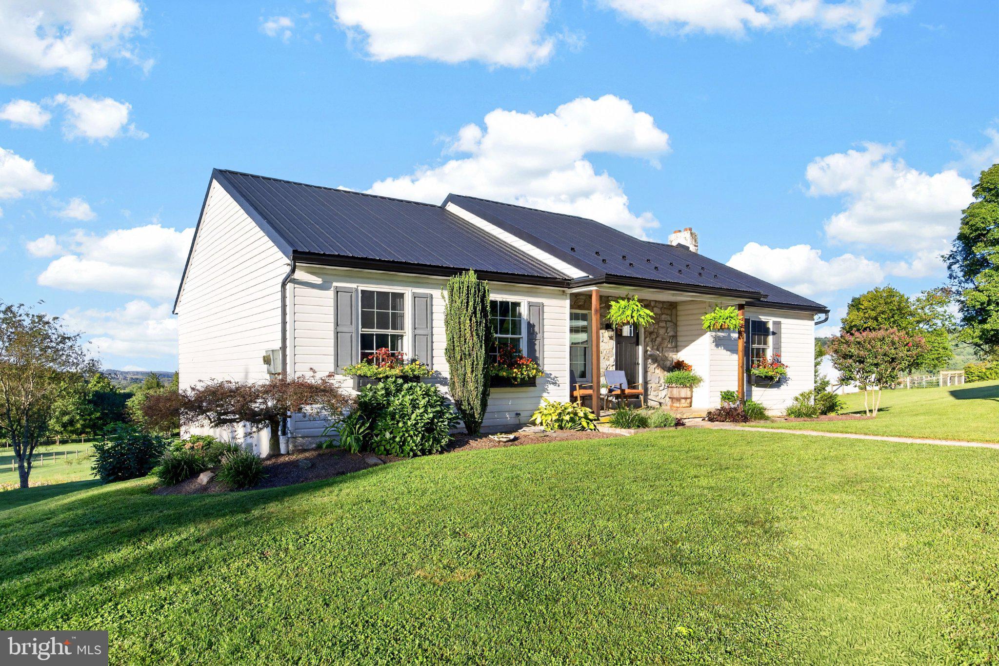 40 Schultz Rd, East Greenville, PA 18041