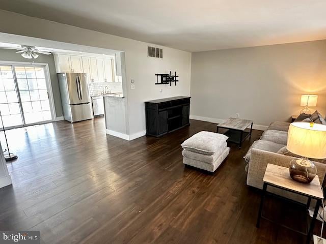 1054 Bradford Dr, Williamstown, NJ 08094 photo