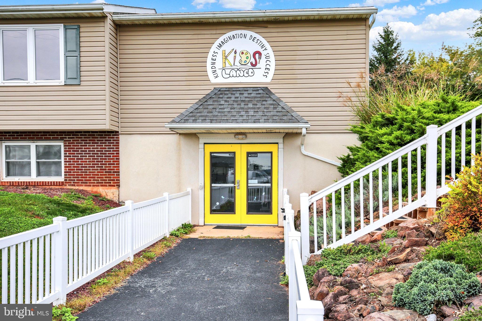 2740 N Reading Rd, Reinholds, PA 17569 photo