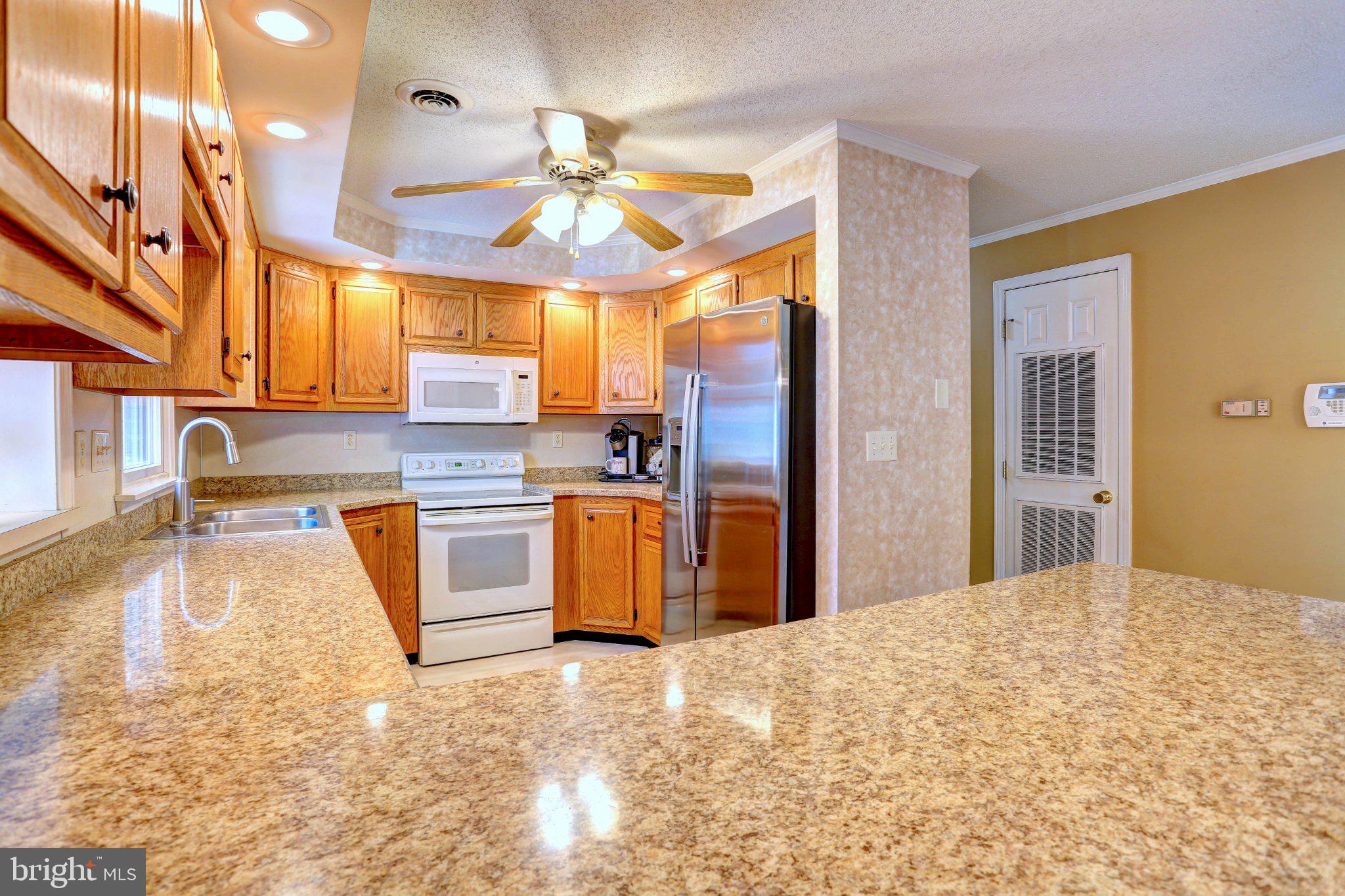 694 Quail Dr, Glen Burnie, MD 21061 photo