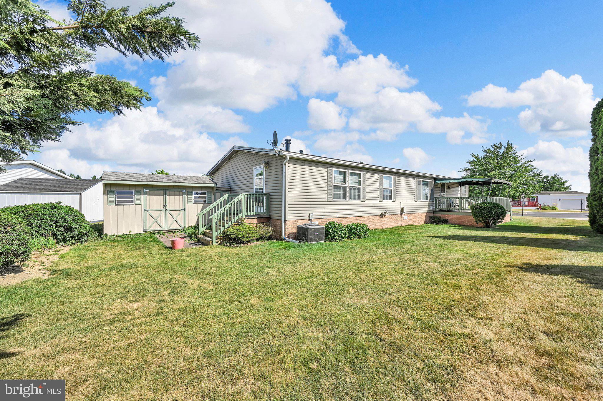 379 W Spruce St, Palmyra, PA 17078 photo